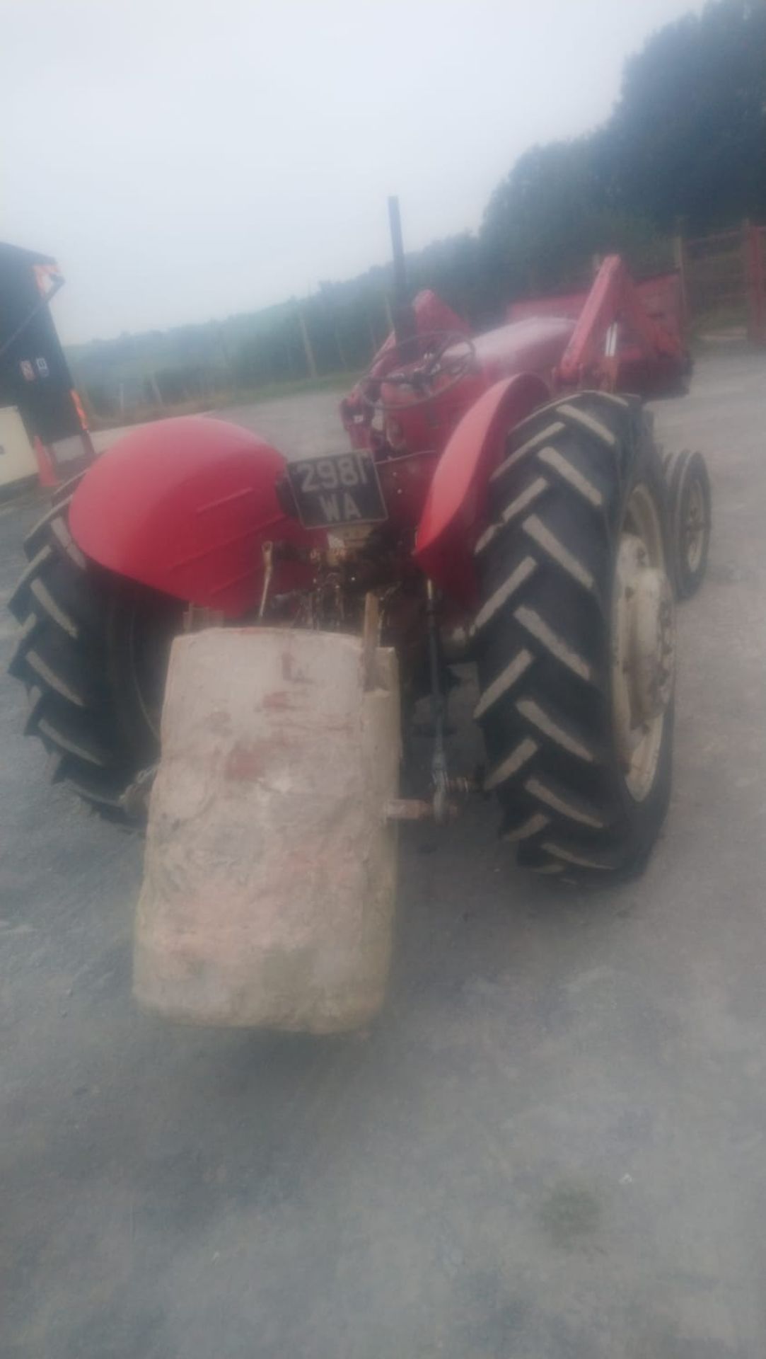 MASSEY FERGUSON 65 TRACTOR WITH LOADER - Image 6 of 9