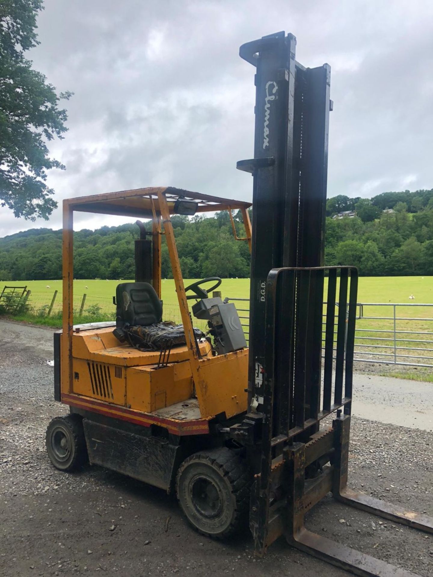 COVENTRY CLIMAX FORKLIFT TRUCK - Image 3 of 4