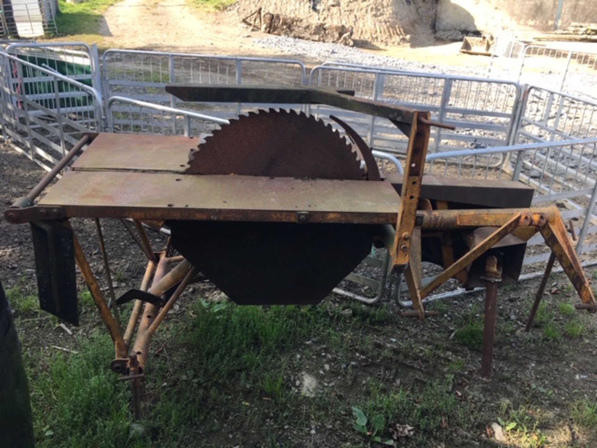 MCONNELL PTO DRIVEN SAWBENCH - Image 2 of 2
