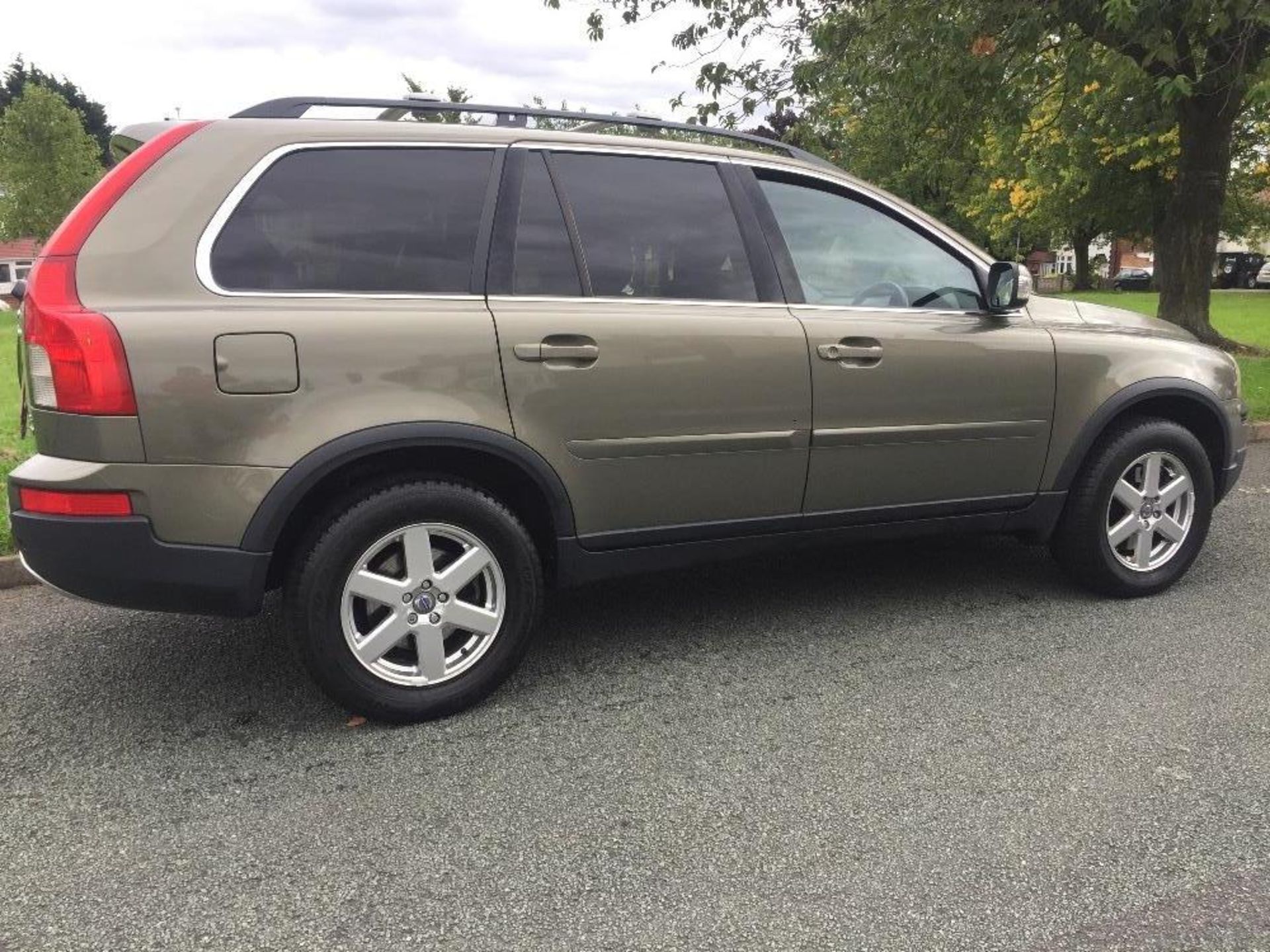 VOLVO XC90 ACTIVE AWD D5 - Image 3 of 12