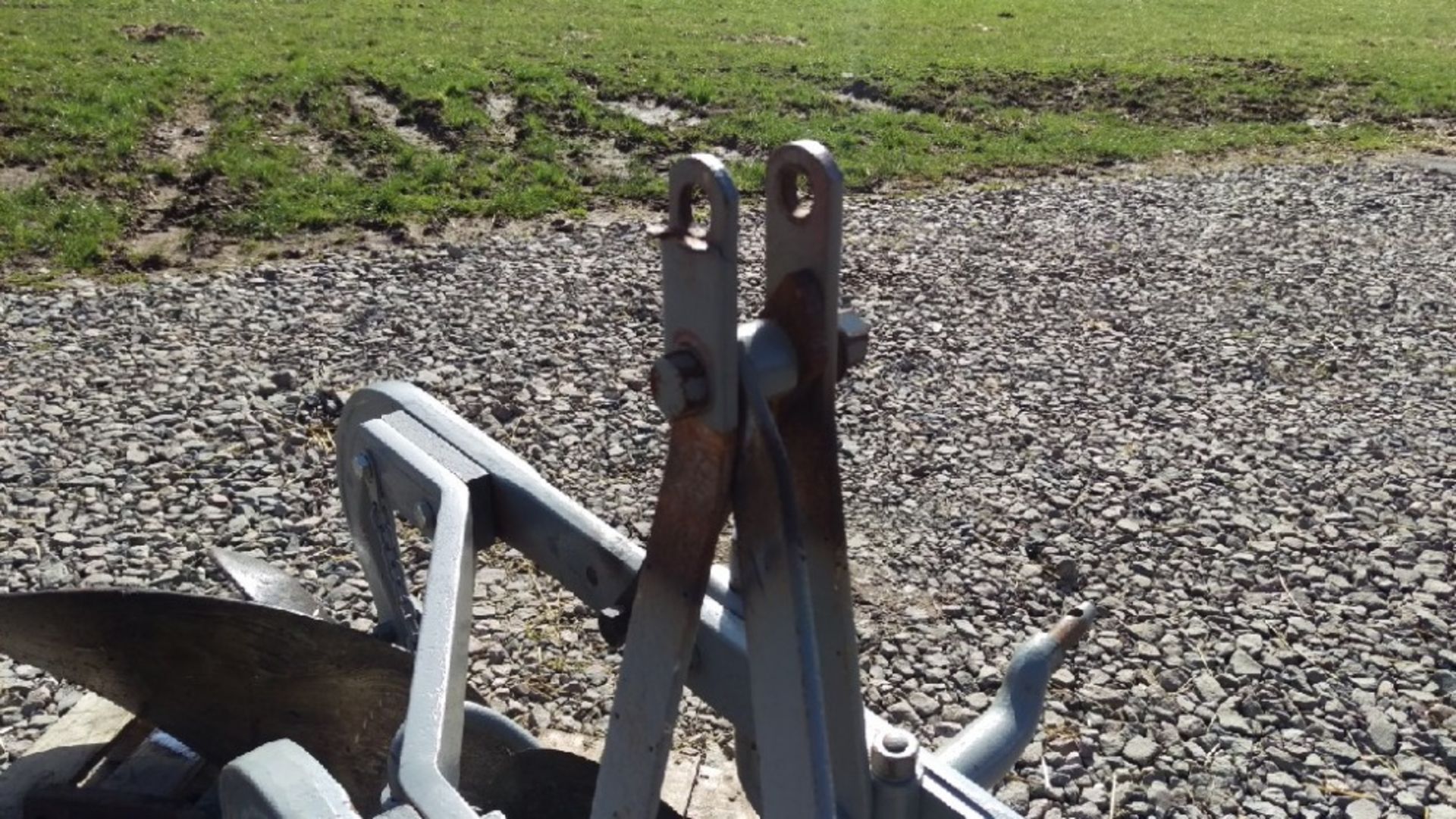 MASSEY FERGUSON 2 FURROW PLOUGH - Image 12 of 13