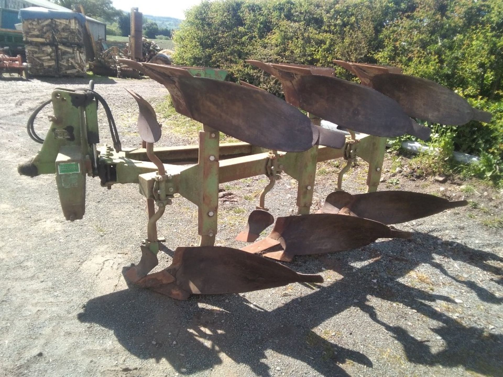 DOWDESWELL 3 FURROW REV PLOUGH DP8