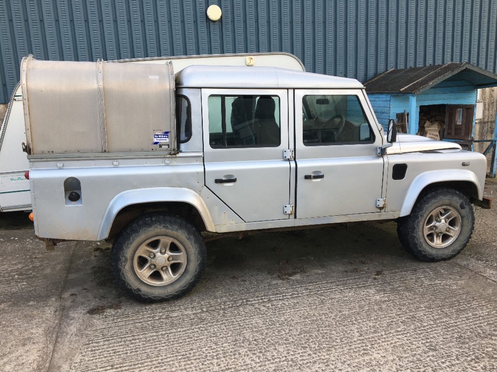 DIESEL LANDROVER DOUBLE CAB - Image 2 of 3