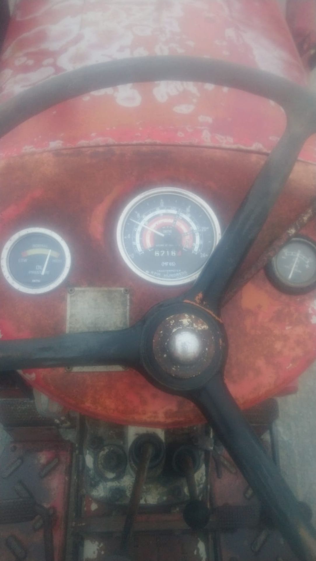 MASSEY FERGUSON 65 TRACTOR WITH LOADER - Image 4 of 9