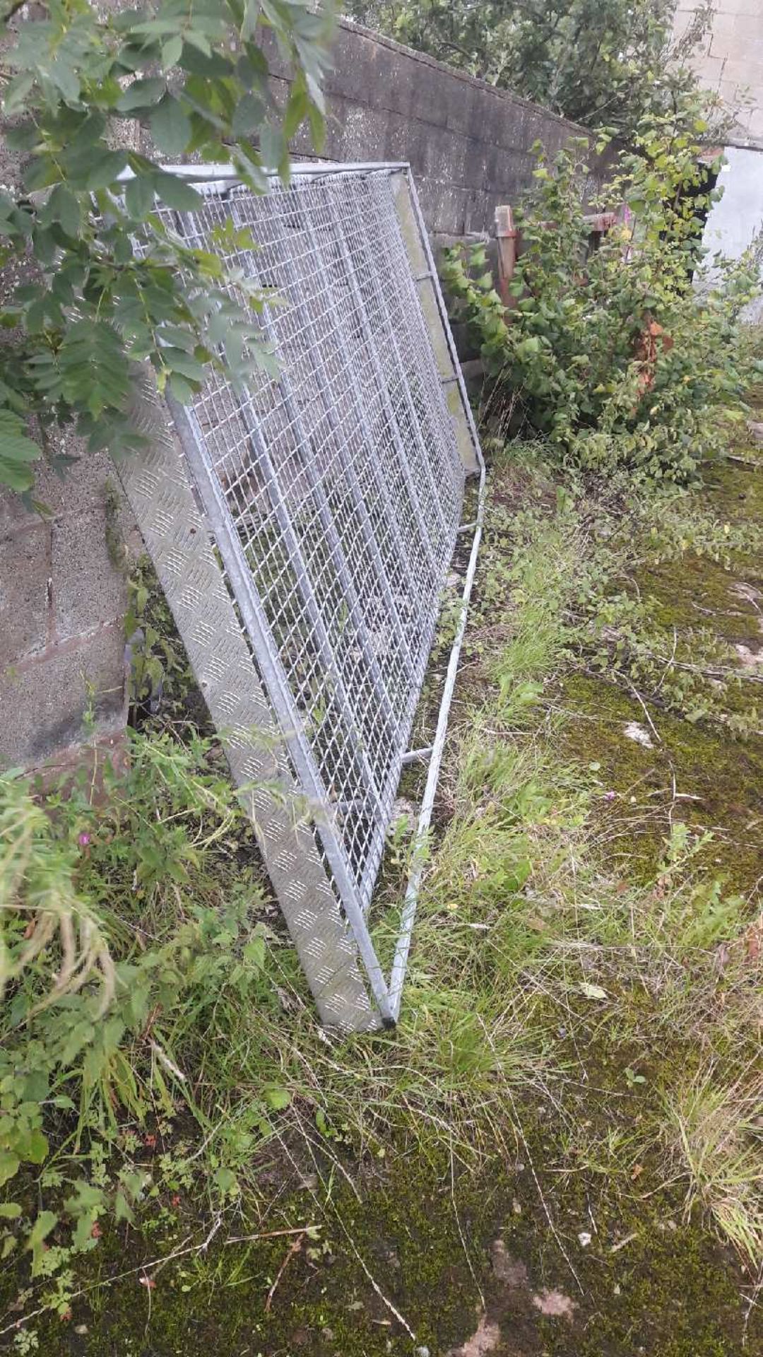 HEAVY DUTY LANDROVER ROOF RACK - Image 2 of 3