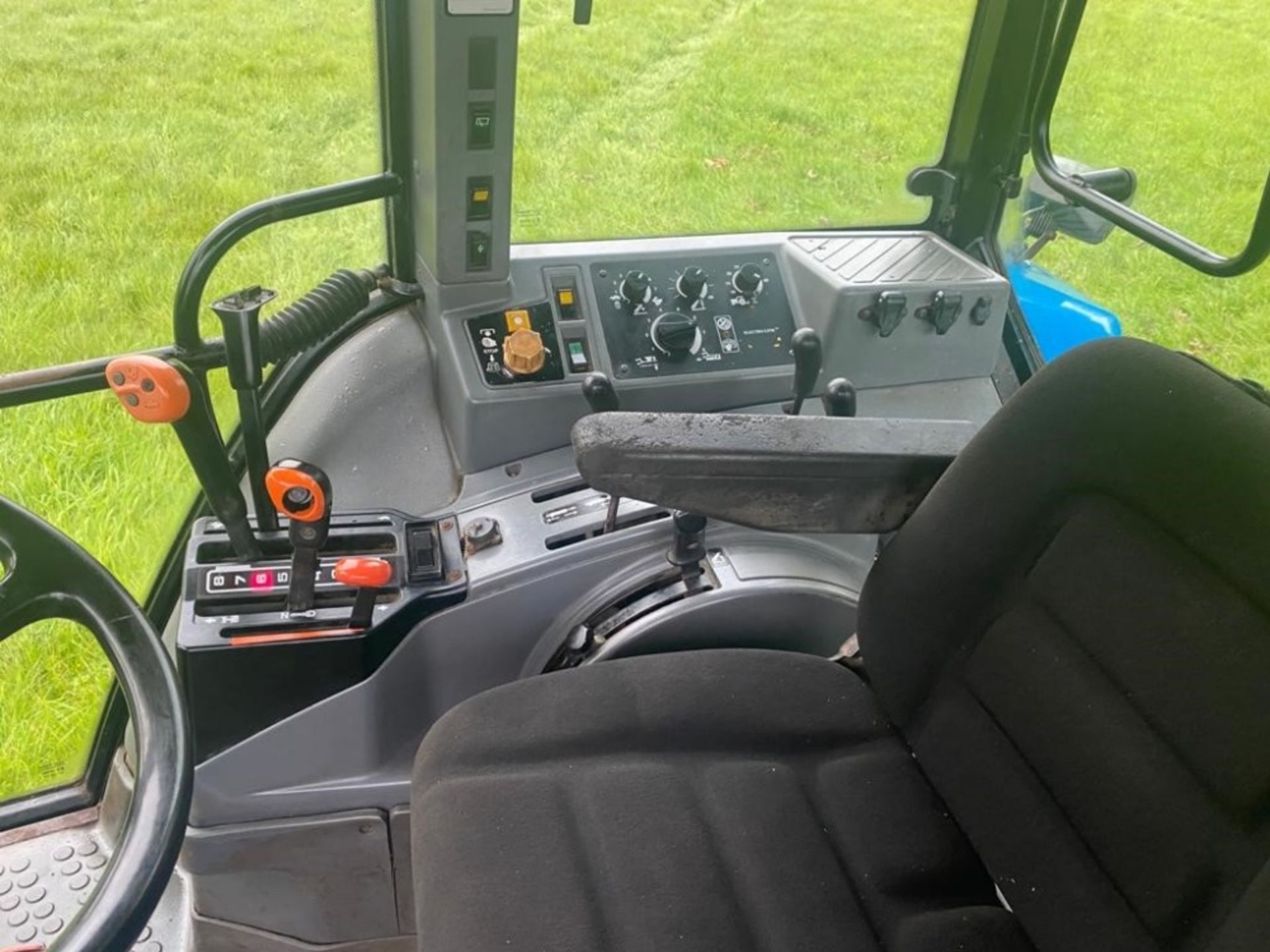 NEW HOLLAND 7840 4WD TRACTOR - Image 17 of 17