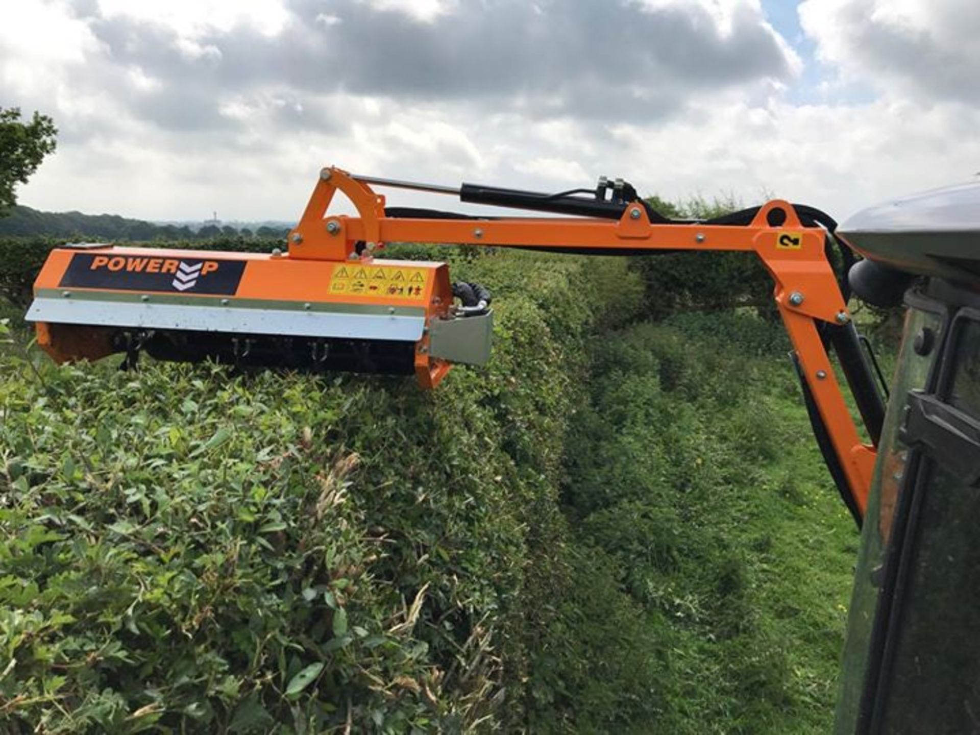 POWER UP A80 HEDGECUTTER AND FINGER BAR - Image 2 of 7
