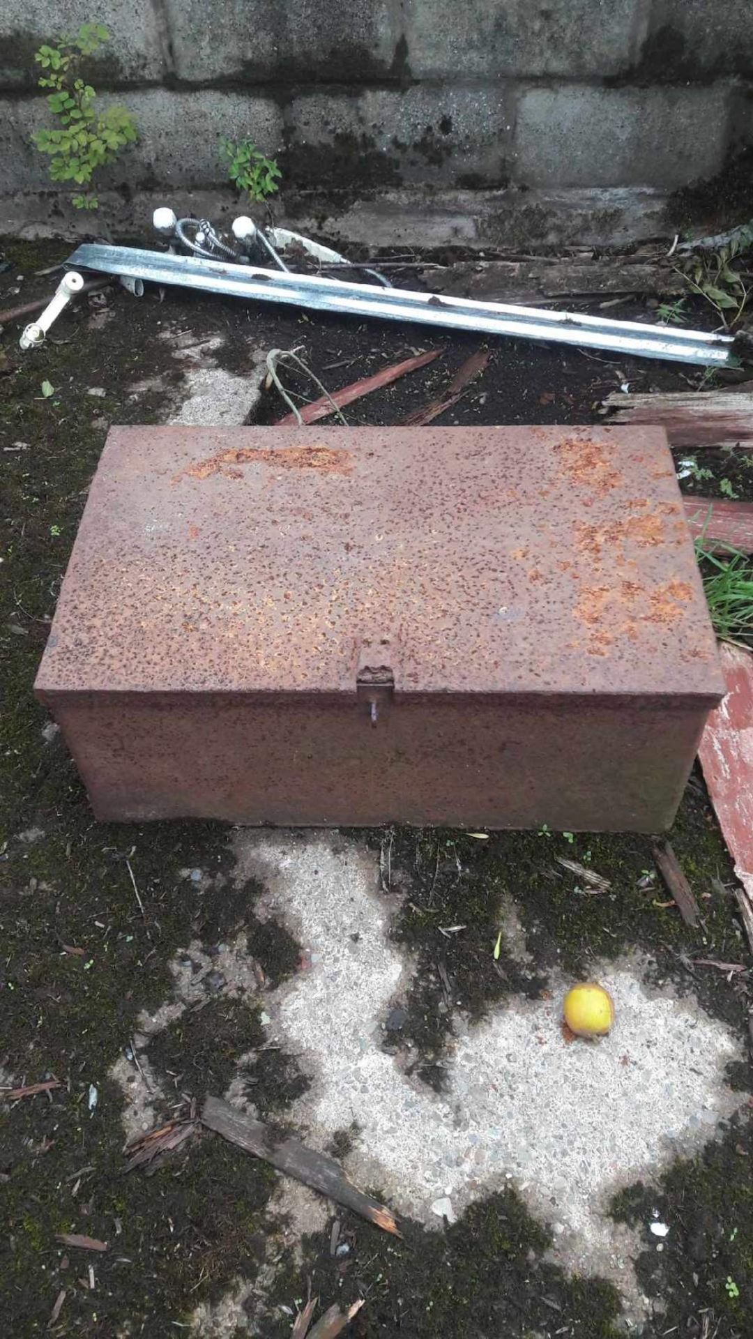 METAL STORAGE BOX