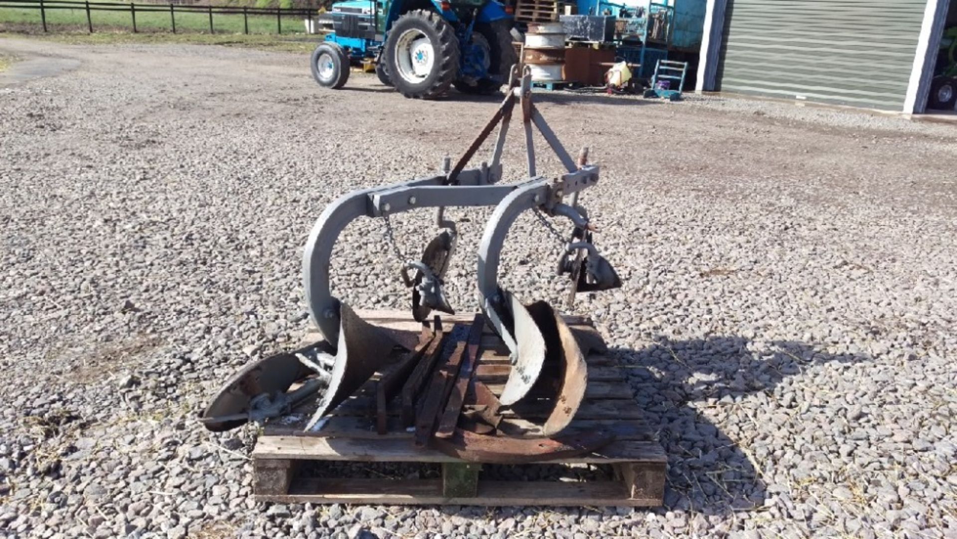 MASSEY FERGUSON 2 FURROW PLOUGH - Image 8 of 13