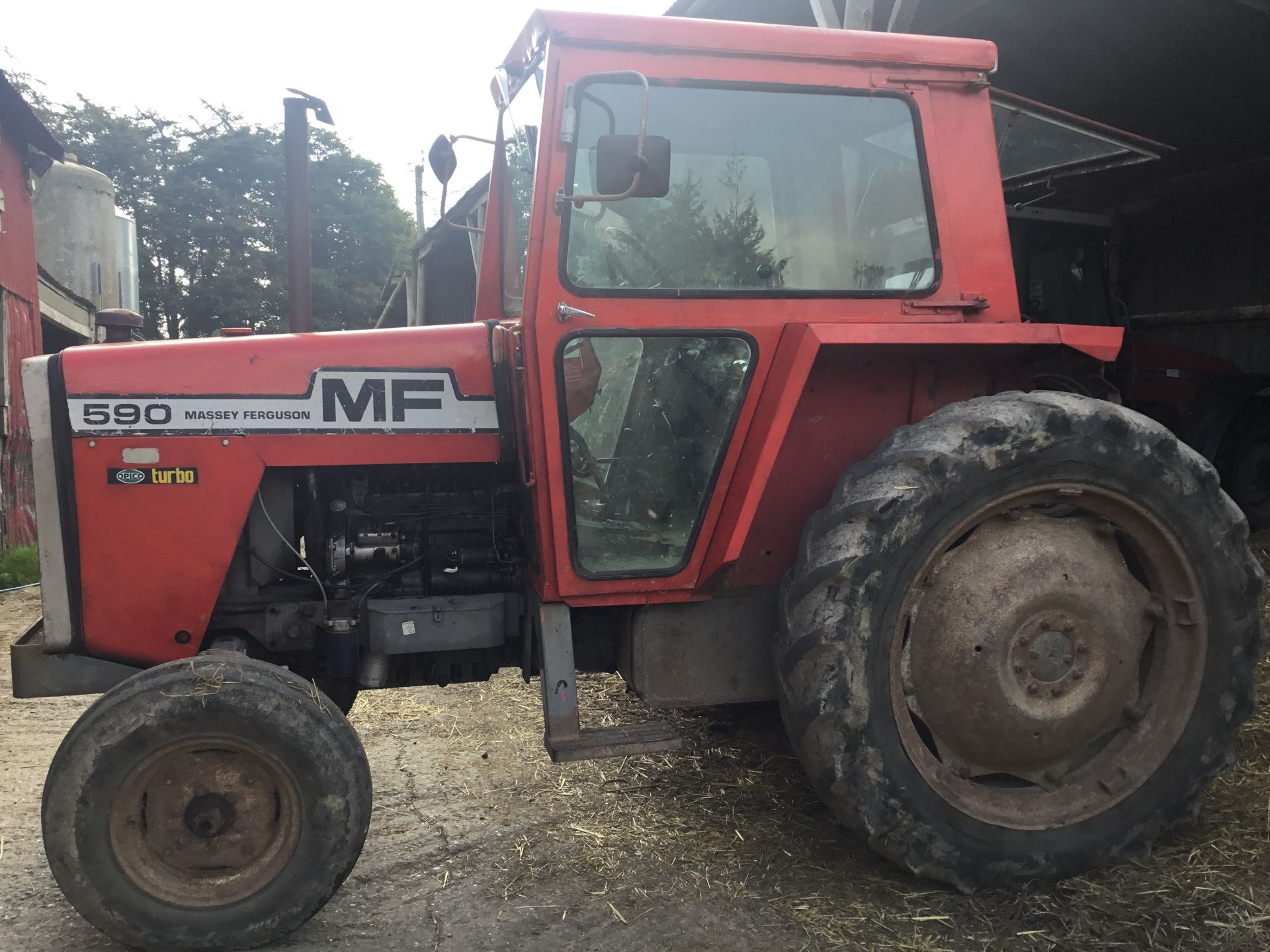 MASSEY FERGUSON 590 TRACTOR - Image 2 of 6