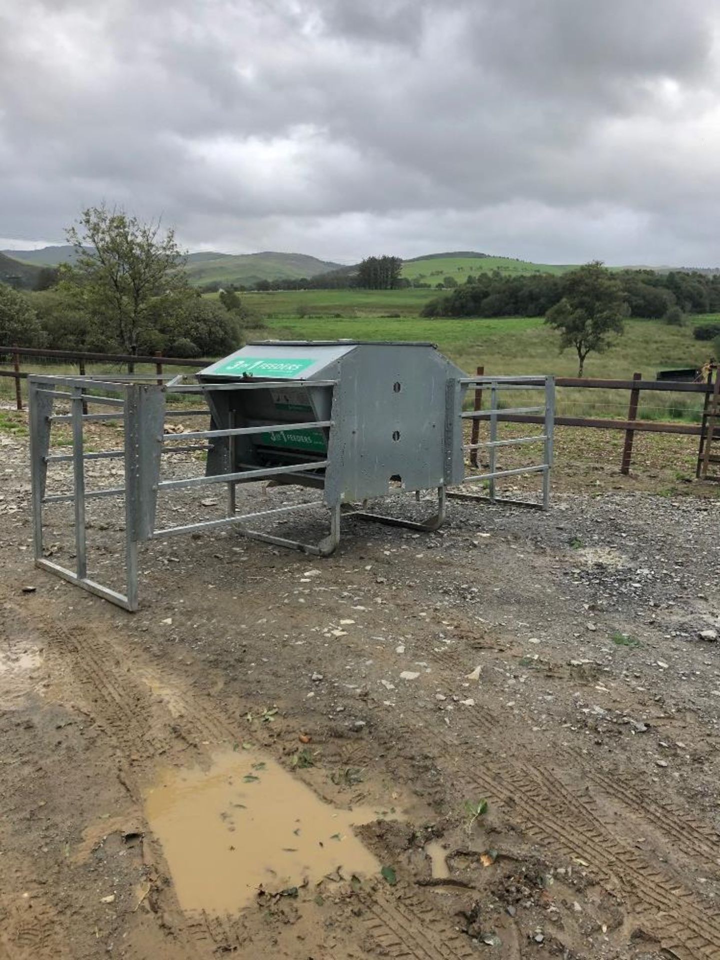 3 IN 1 CALF/SHEEP FEEDER - Image 4 of 4