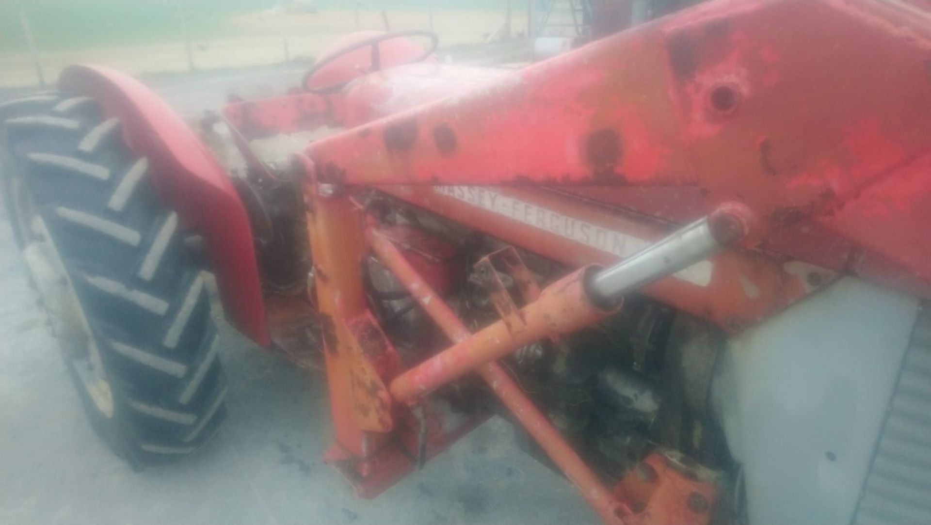 MASSEY FERGUSON 65 TRACTOR WITH LOADER - Image 8 of 9