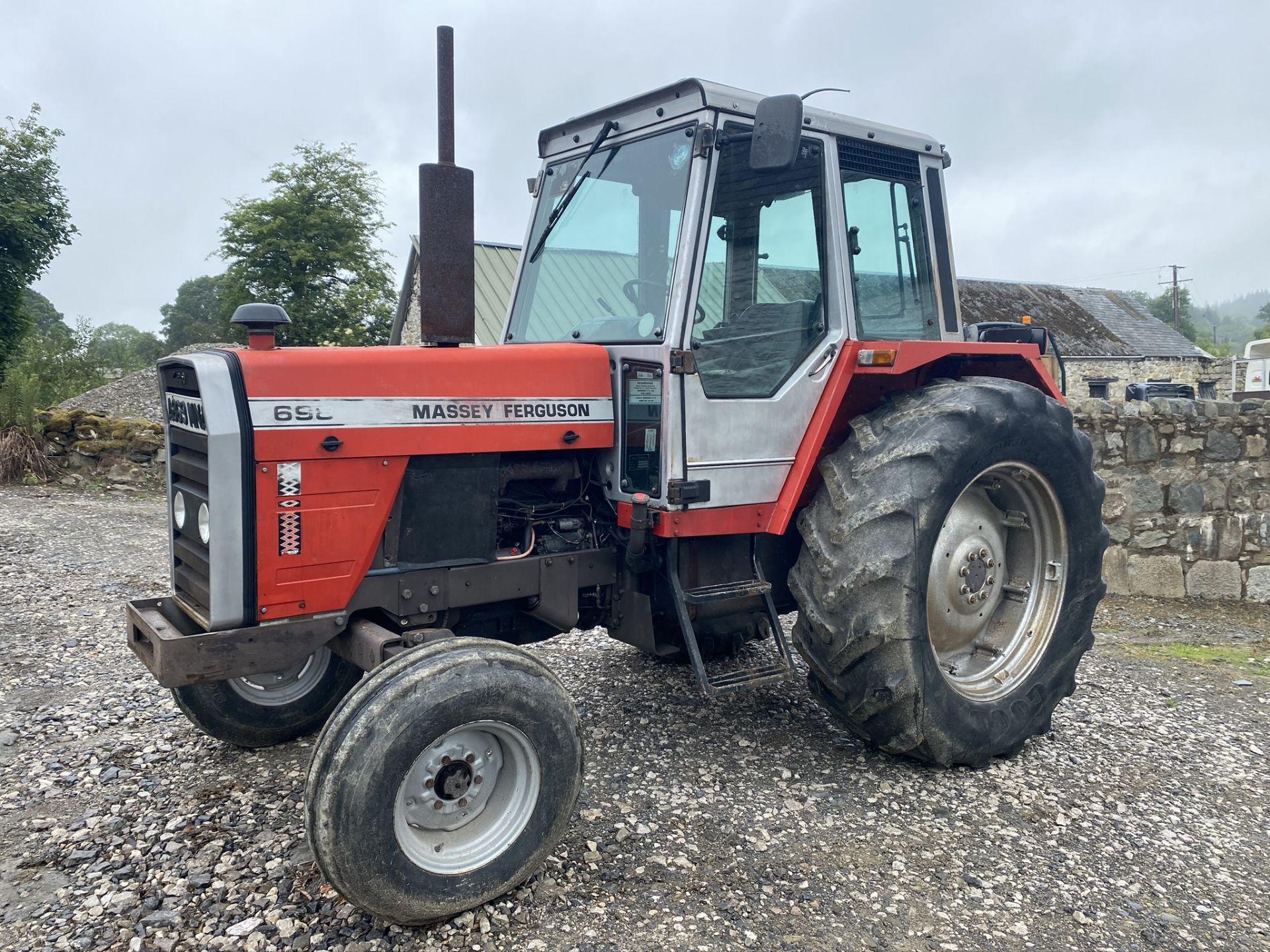 MASSEY FERGUSON 698 TRACTOR