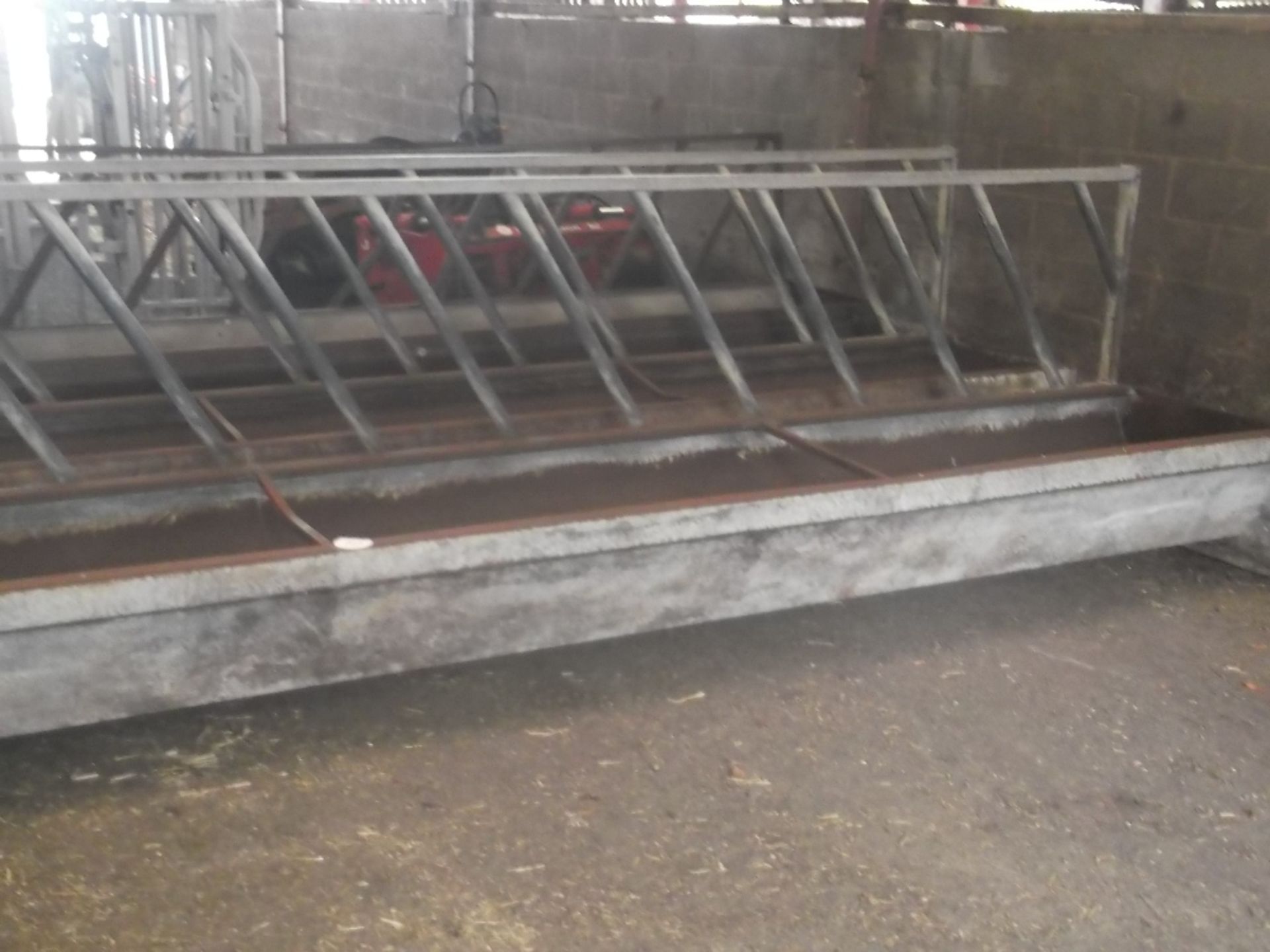 15' FEED BARRIER AND TROUGH - Image 2 of 2