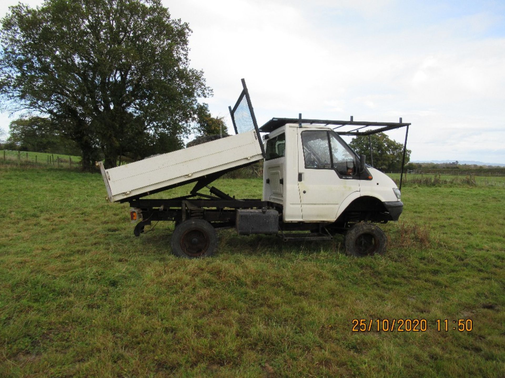 UNIMOG WITH TIPPNG BODY. - Image 2 of 5