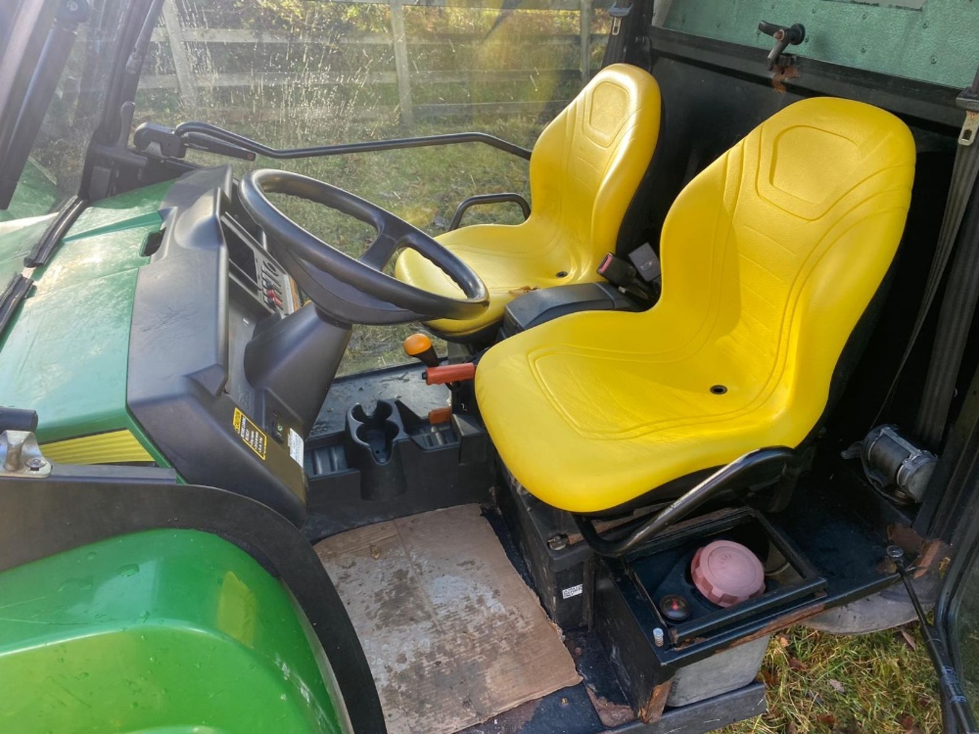 JOHN DEERE 855D GATOR FULL CAB 2012 - Image 2 of 8