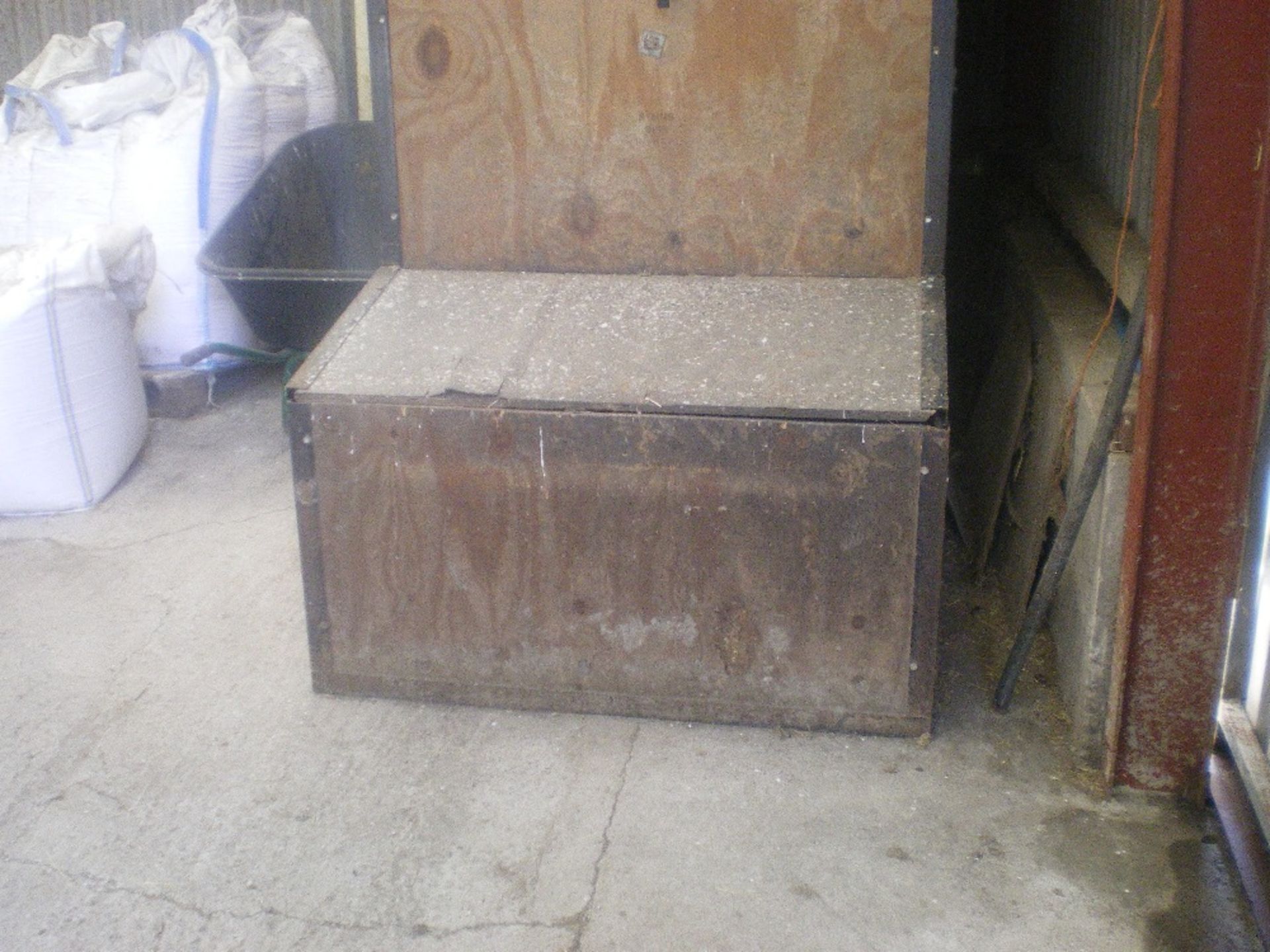 6 TON WOODEN FEED BIN - Image 3 of 3