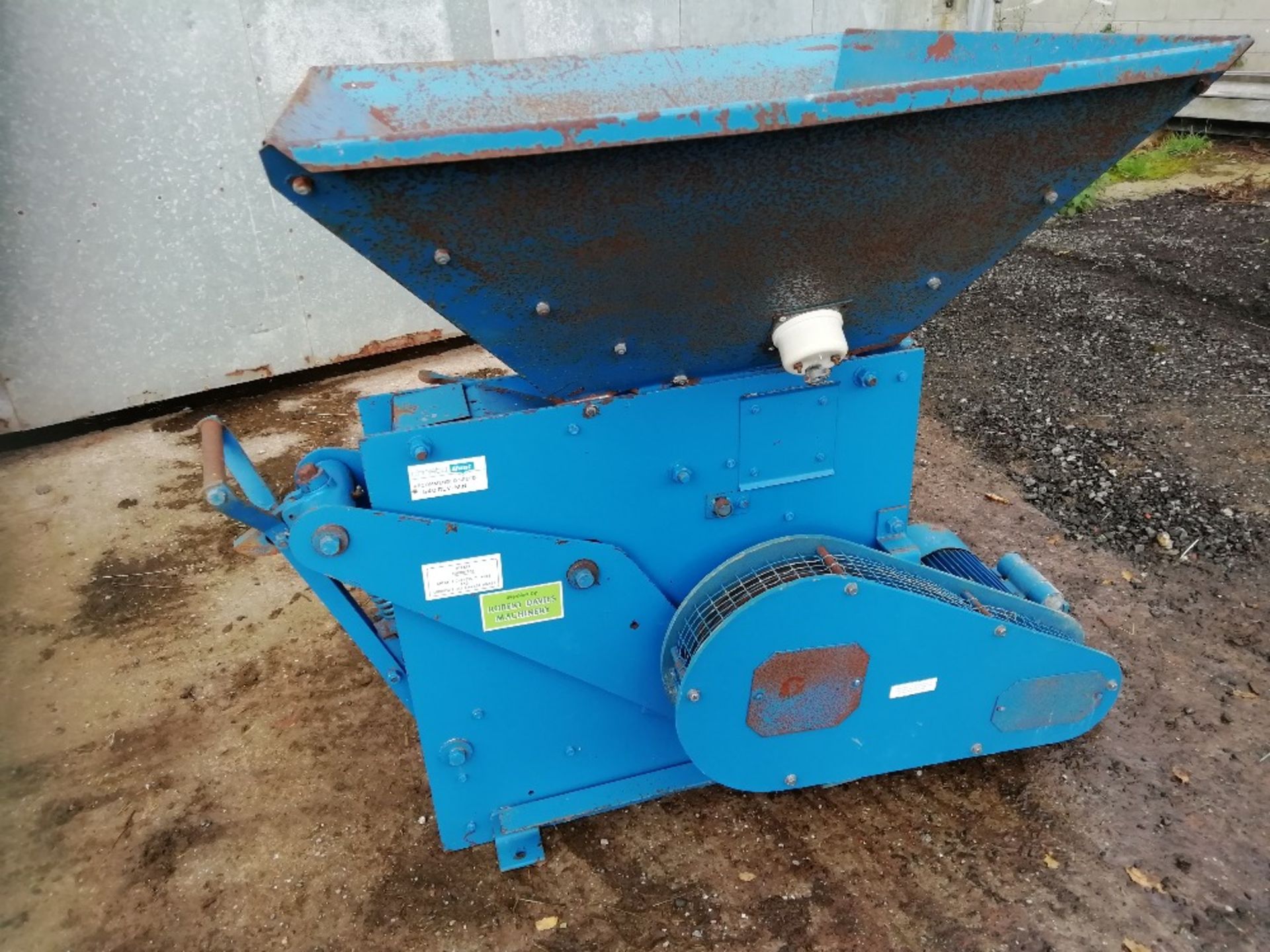 SINGLE PHASE ROLLER MILL