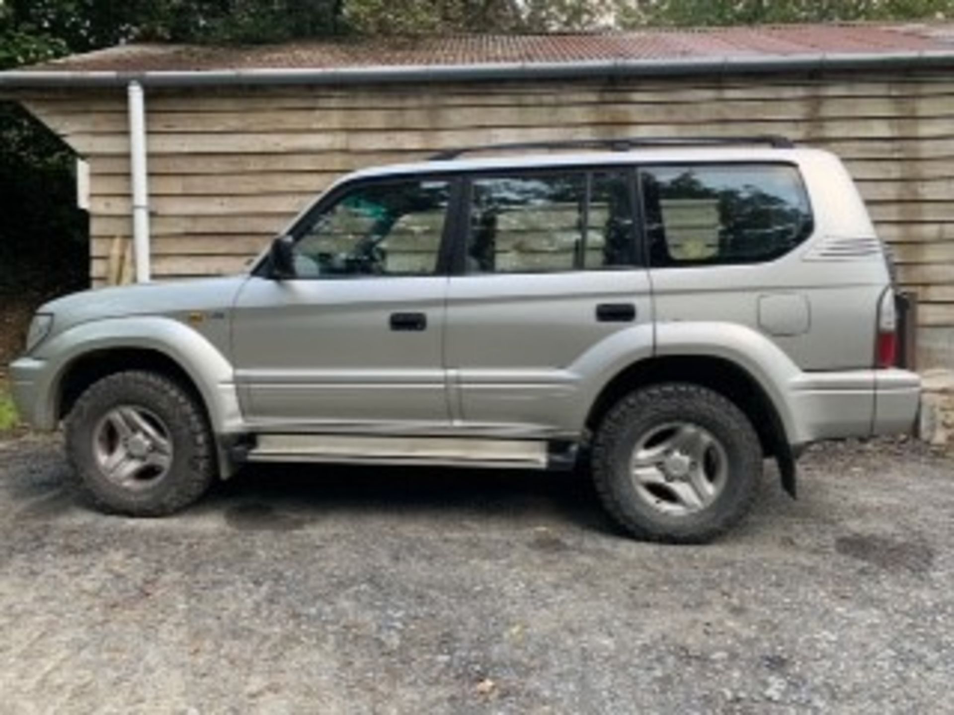 2002 LANDCRUISER - Image 2 of 5