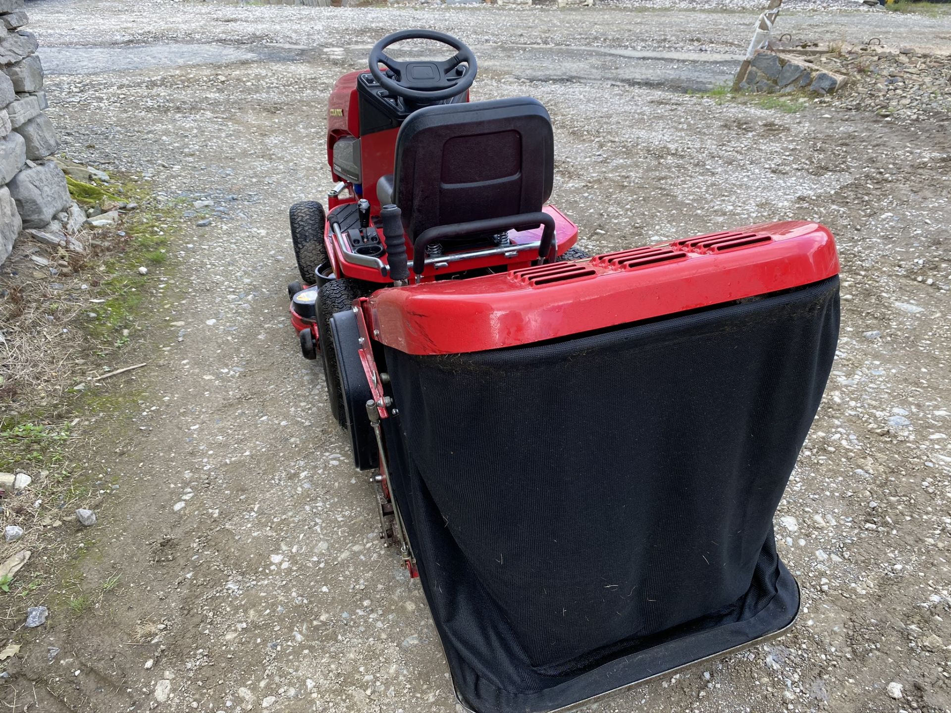 COUNTAX C800HE RIDE ON MOWER - Image 3 of 5