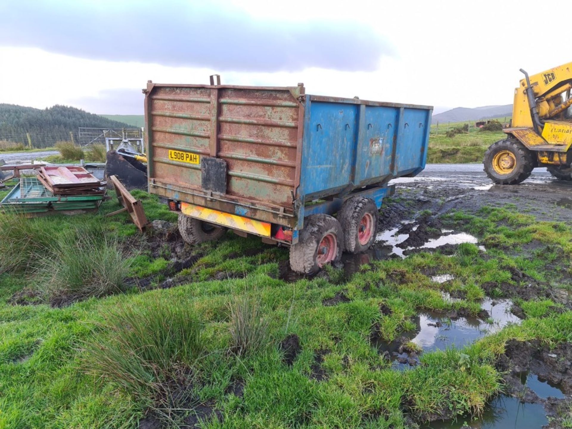 WEST 8 TON GRAIN TRAILER - Image 3 of 5