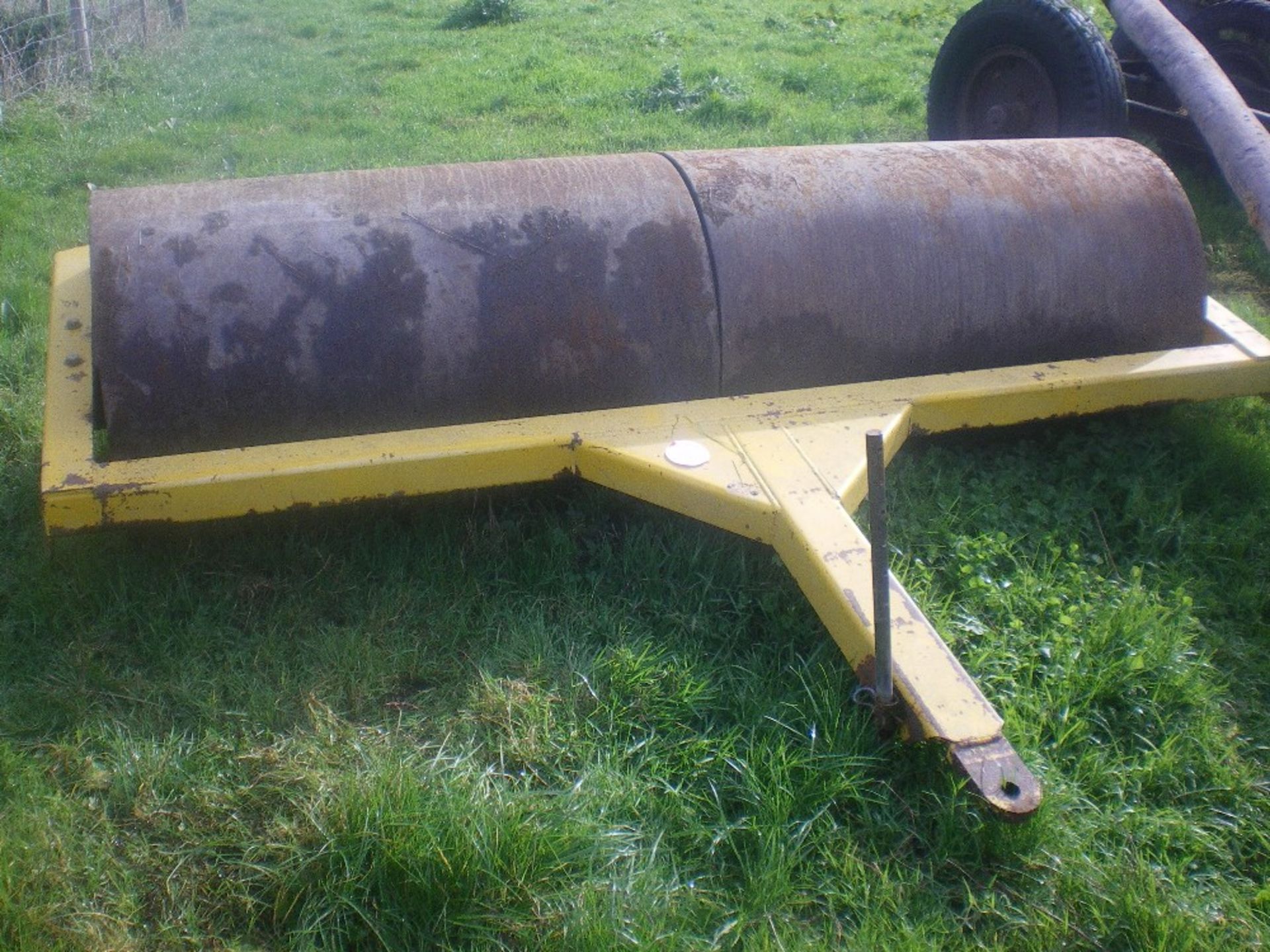 TWOSE 10ft BALLAST ROLLER WITH SPARE BEA