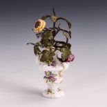 Miniaturvase mit Blumenstrau&#223; aus Metall