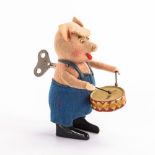 Walt-Disney-Schweinchen als Trommler
