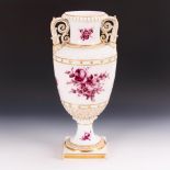 Vase mit Purpurmalerei