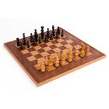 Schachspiel mit Brett