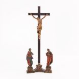 Kreuzigungsgruppe: Kruzifix mit Maria und Johannes