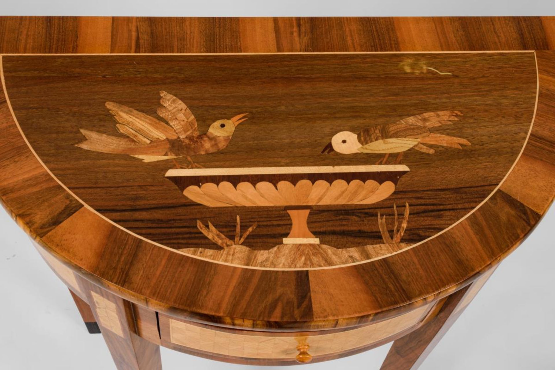 Demi-Lune-Tisch mit Vogelmotiv - Bild 2 aus 2