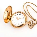 Goldene Damentaschenuhr an langer goldener Uhrenkette