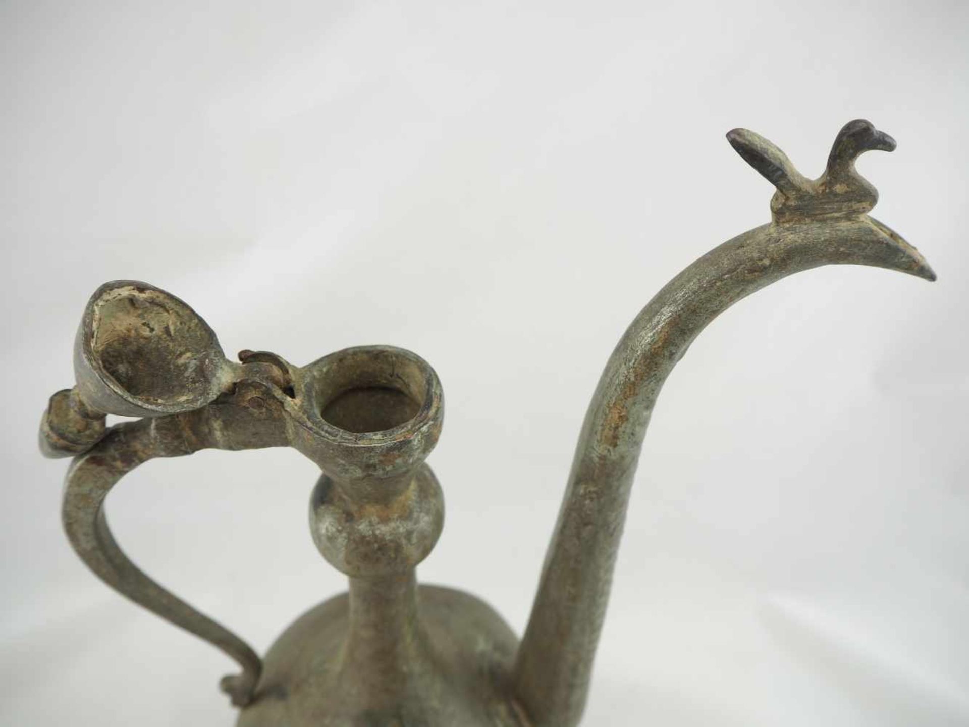 Persische TeekanneFormschöne persische Teekanne in Kupfer gearbeitet, mit schuppenförmigen, sowie - Bild 2 aus 2