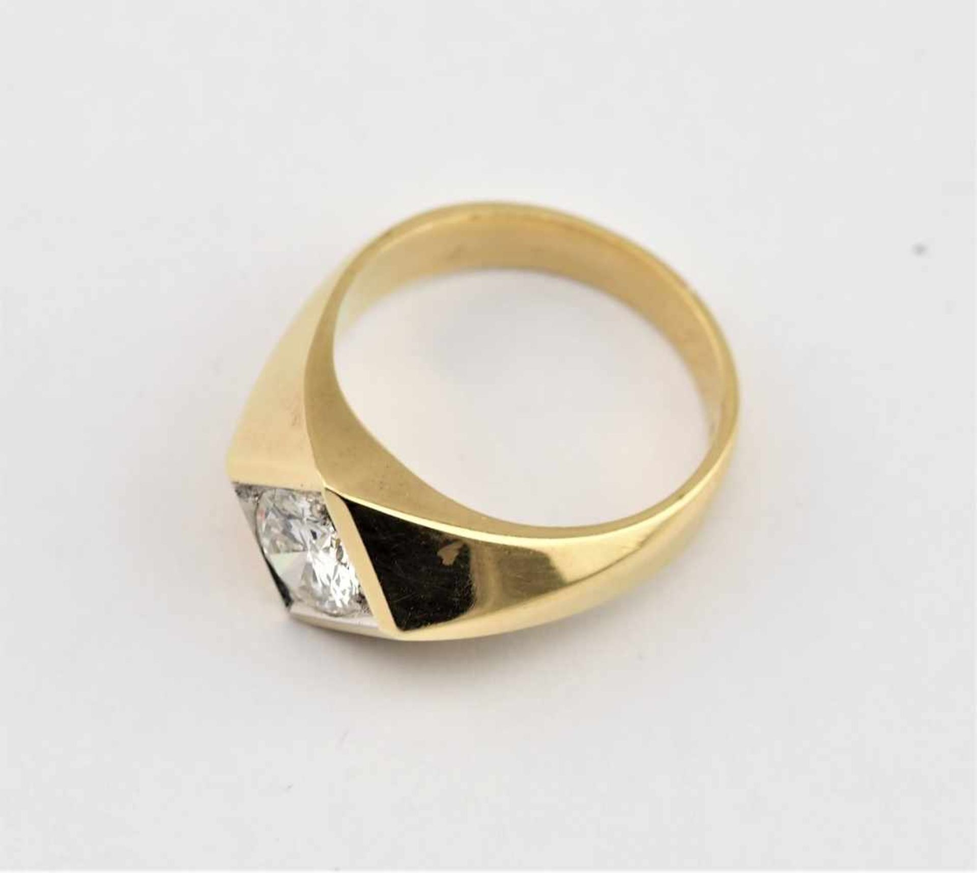 1,36ct Brillant Herrenring12,6g, 585 Gelbgold1.36ct brilliant cut, diamond men's ring12.6g, 585 - Bild 4 aus 5