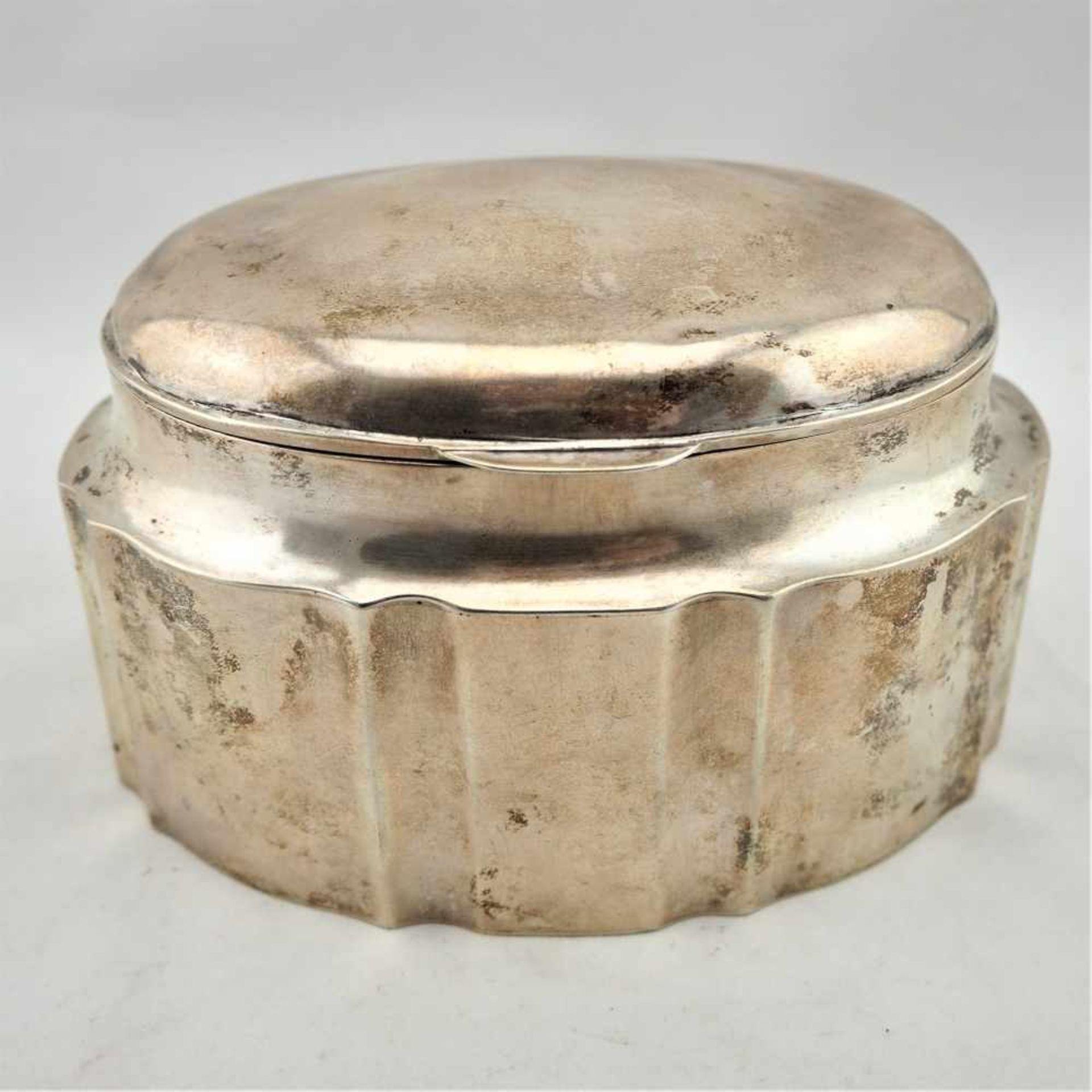 Zuckerdose, wohl Donaumonarchie um 1900800er Silber, gestempelt mit Dianakopf. Innen vergoldet. - Bild 2 aus 3