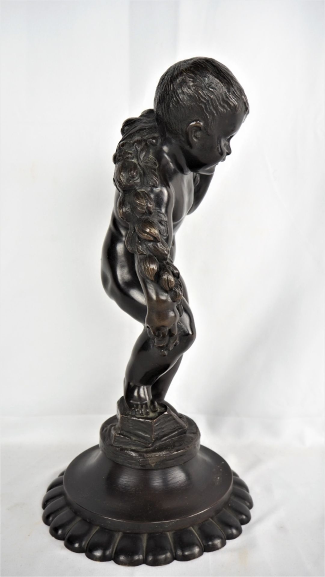 Schwerer Lampenfuß, Bronze mit Putto, wohl Frankreich um 1900.runder Stand, darauf große - Bild 4 aus 6