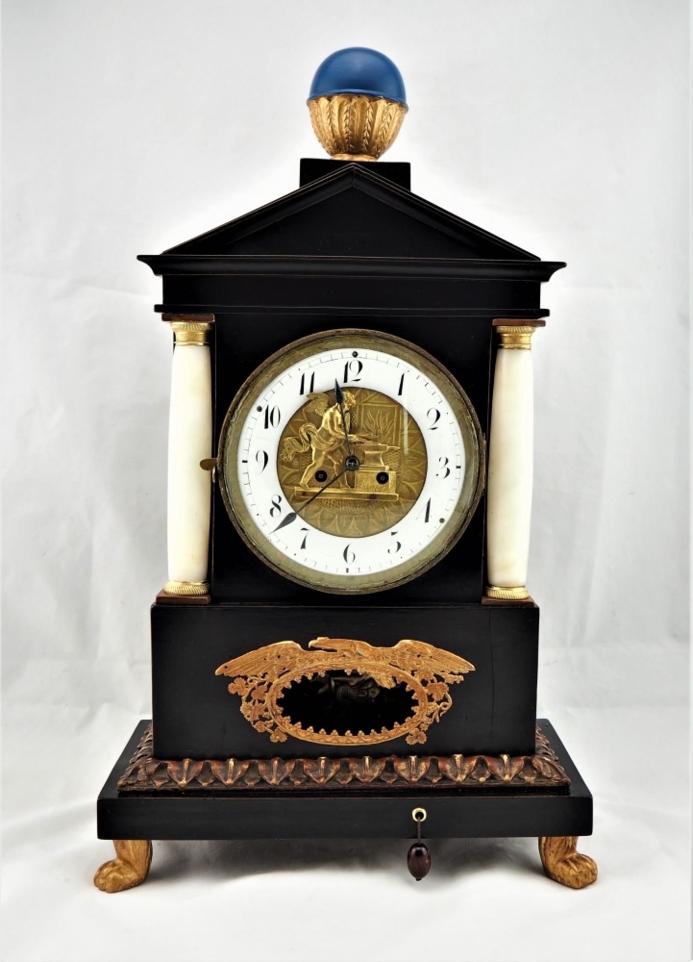 Wiener Stockuhr um 1810Gehäuse aus Nadelholz, furniert wohl mit Birnbaum und ebonisiert.