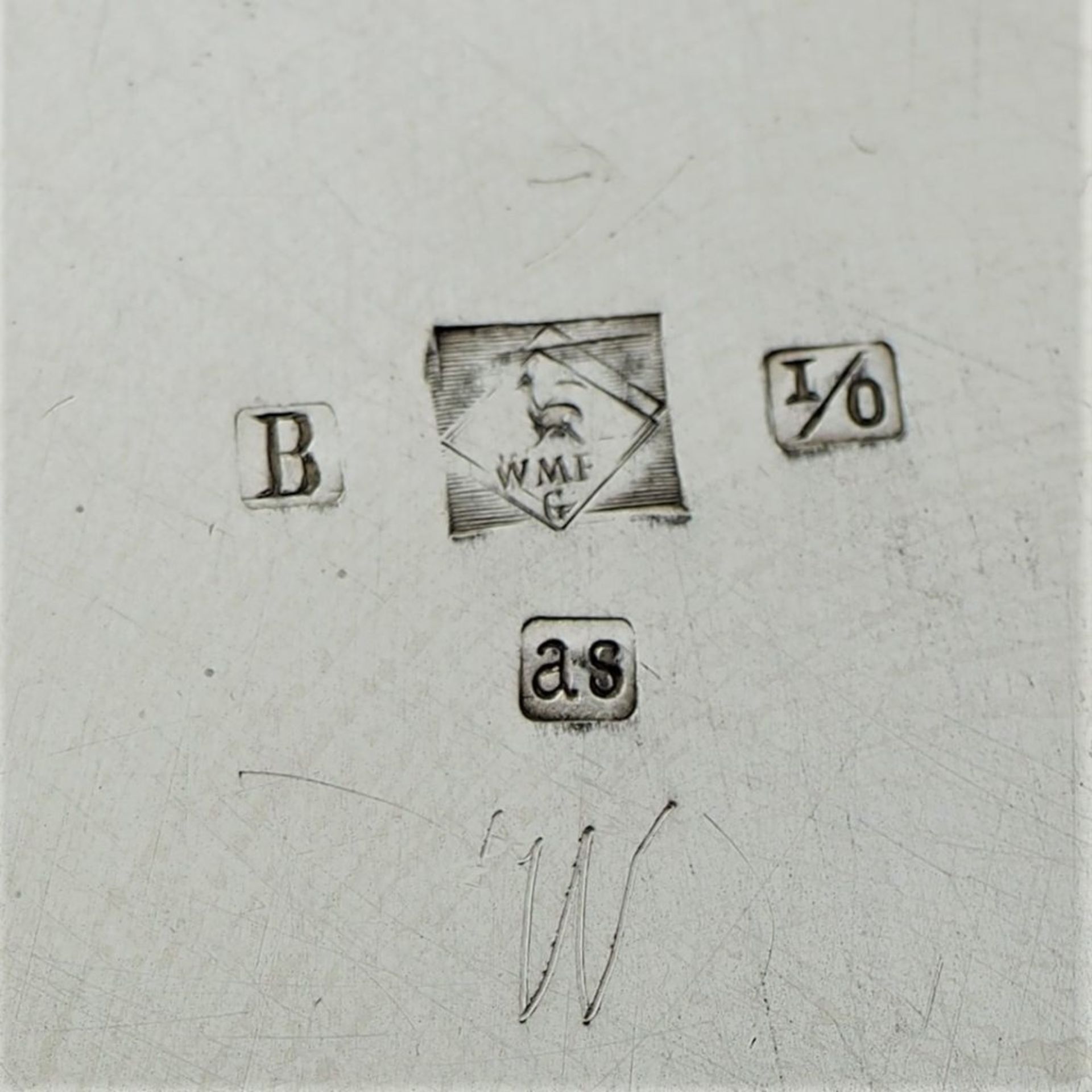 WMF Liqueur Set, um 1900Versilbertes Zinn, bestehend aus Tablett, sechs kleinen Bechern, - Bild 2 aus 2