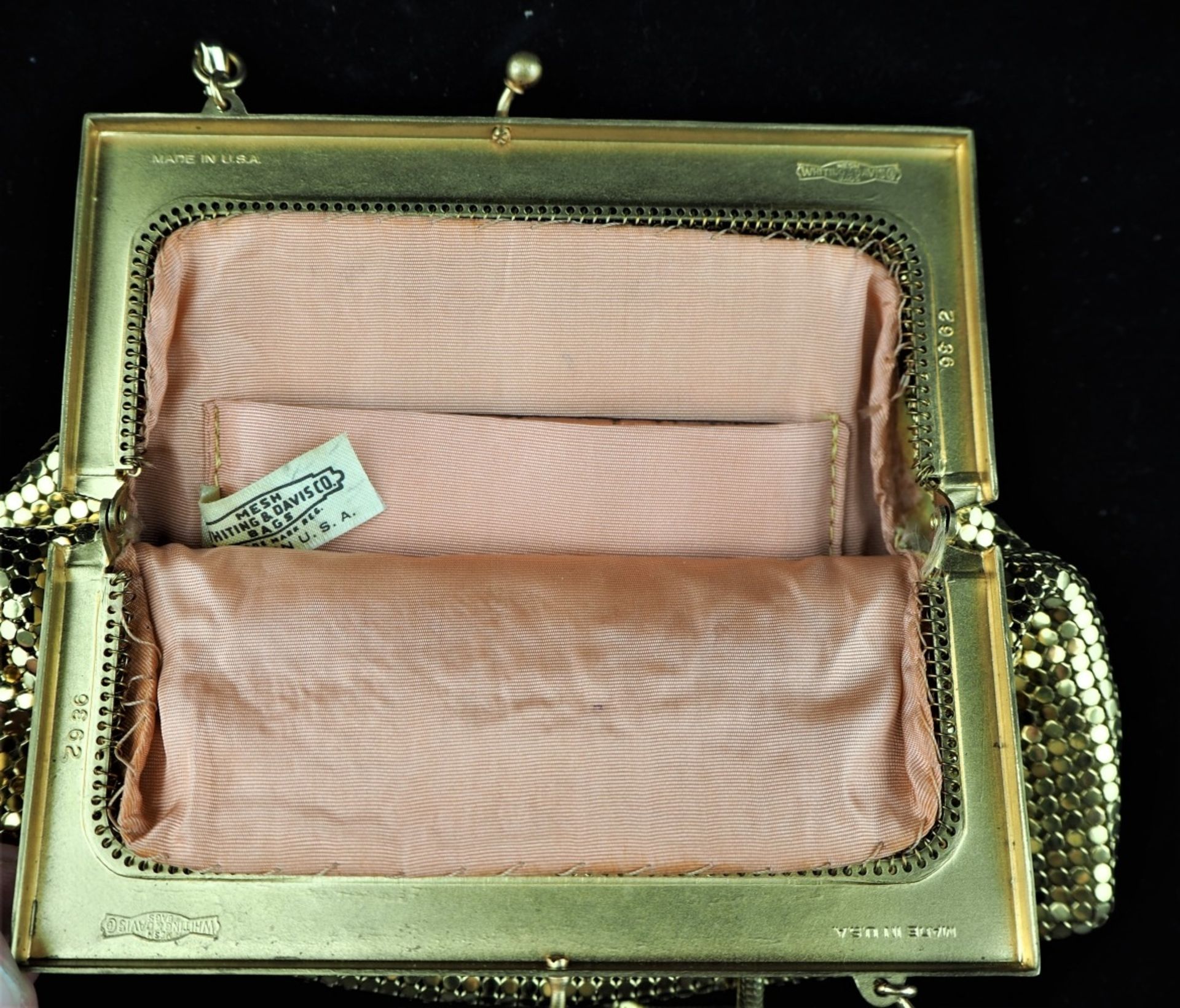 Goldfarbene kleine Handtasche Marke "Mesh Whiting &amp; Davis Bags", USA, goldfarben, Ra - Image 3 of 3