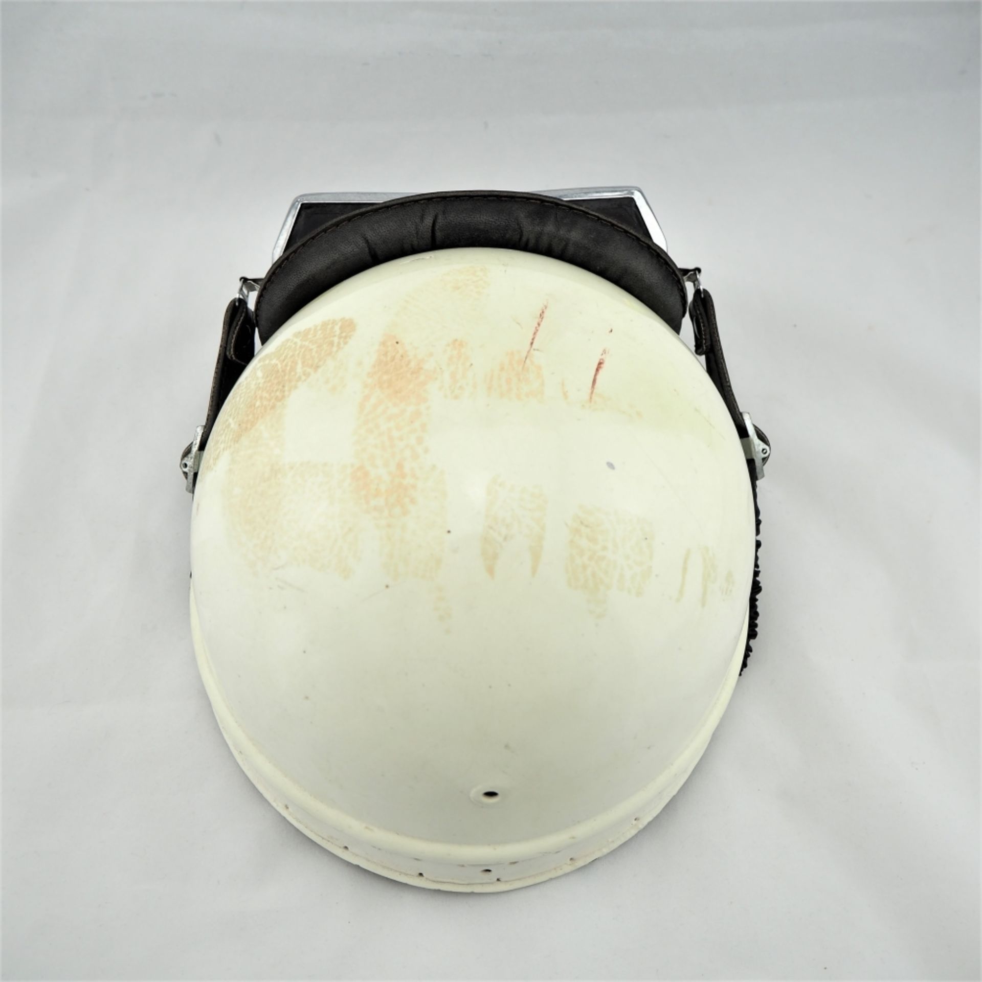 Motorrad-Helm, wohl 50er Jahre,Blech und Leder, mit Original-Brille. Gebraucht mit Spure - Bild 3 aus 4
