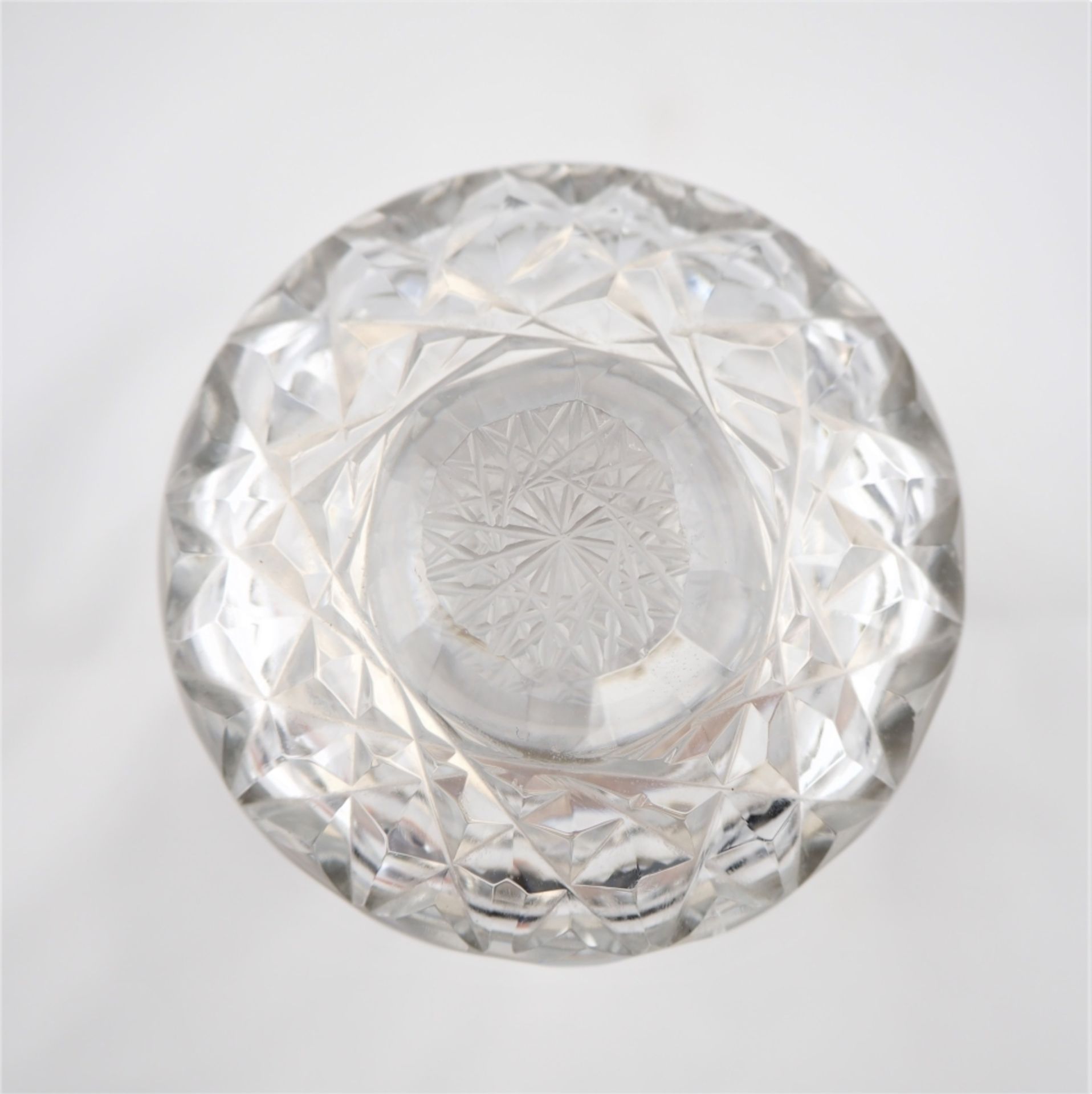 Kristallglaskaraffegeschliffen, am Boden sternförmig, mit Silbermontur (nicht geprüft, P - Bild 3 aus 3