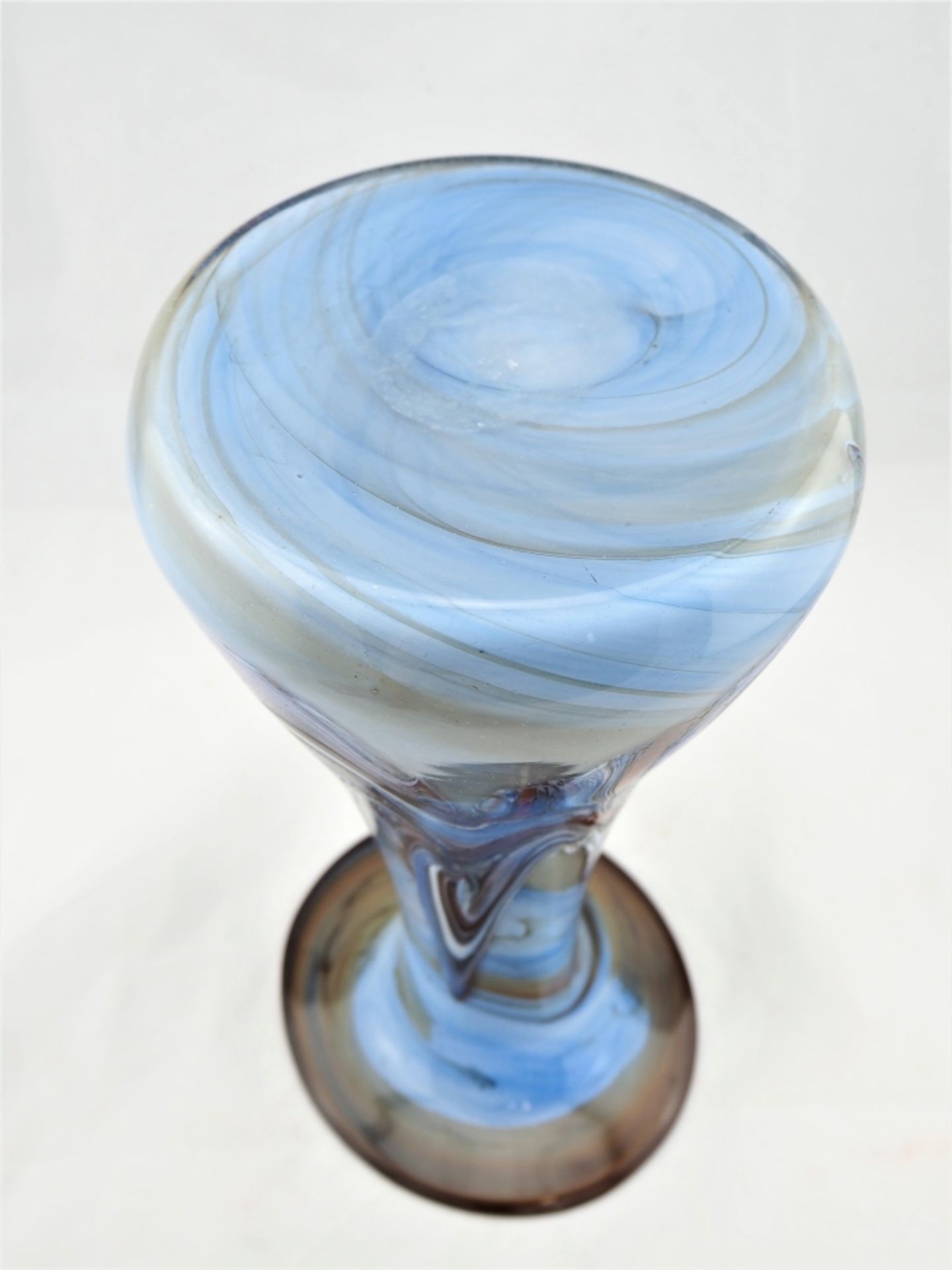 Große italienische Vase, wohl Murano, 50er JahreBlaues Glas mit undurchsichtigem rot, bl - Bild 3 aus 3