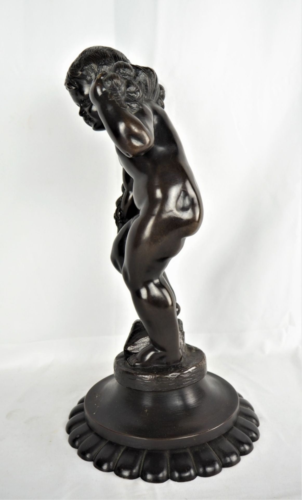 Schwerer Lampenfuß, Bronze mit Putto, wohl Frankreich um 1900.runder Stand, darauf große - Bild 2 aus 6