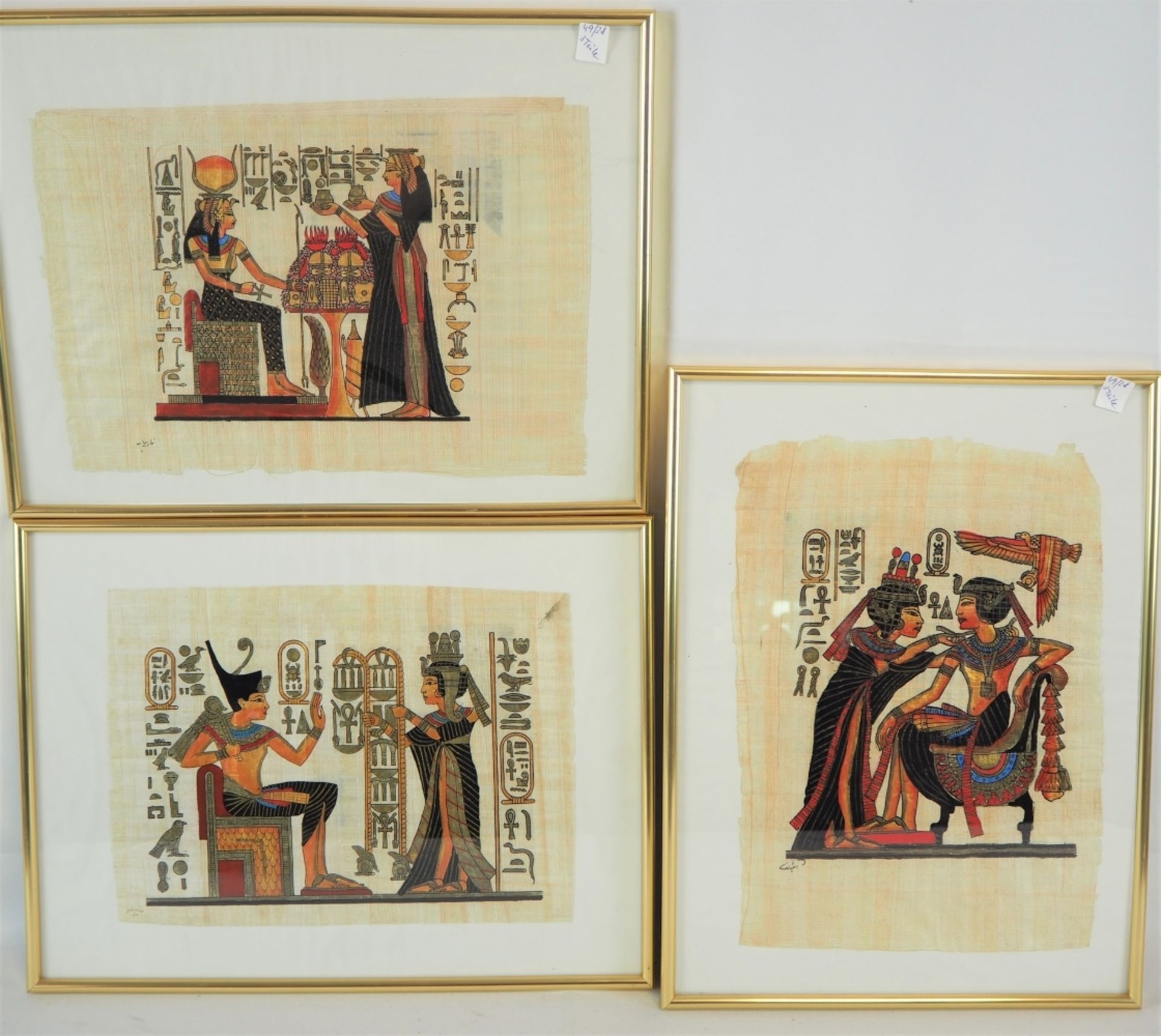 Drei Ägyptische Bilderim goldfarbenem Rahmen, auf Papyrus gemalt, Links unten signiert,
