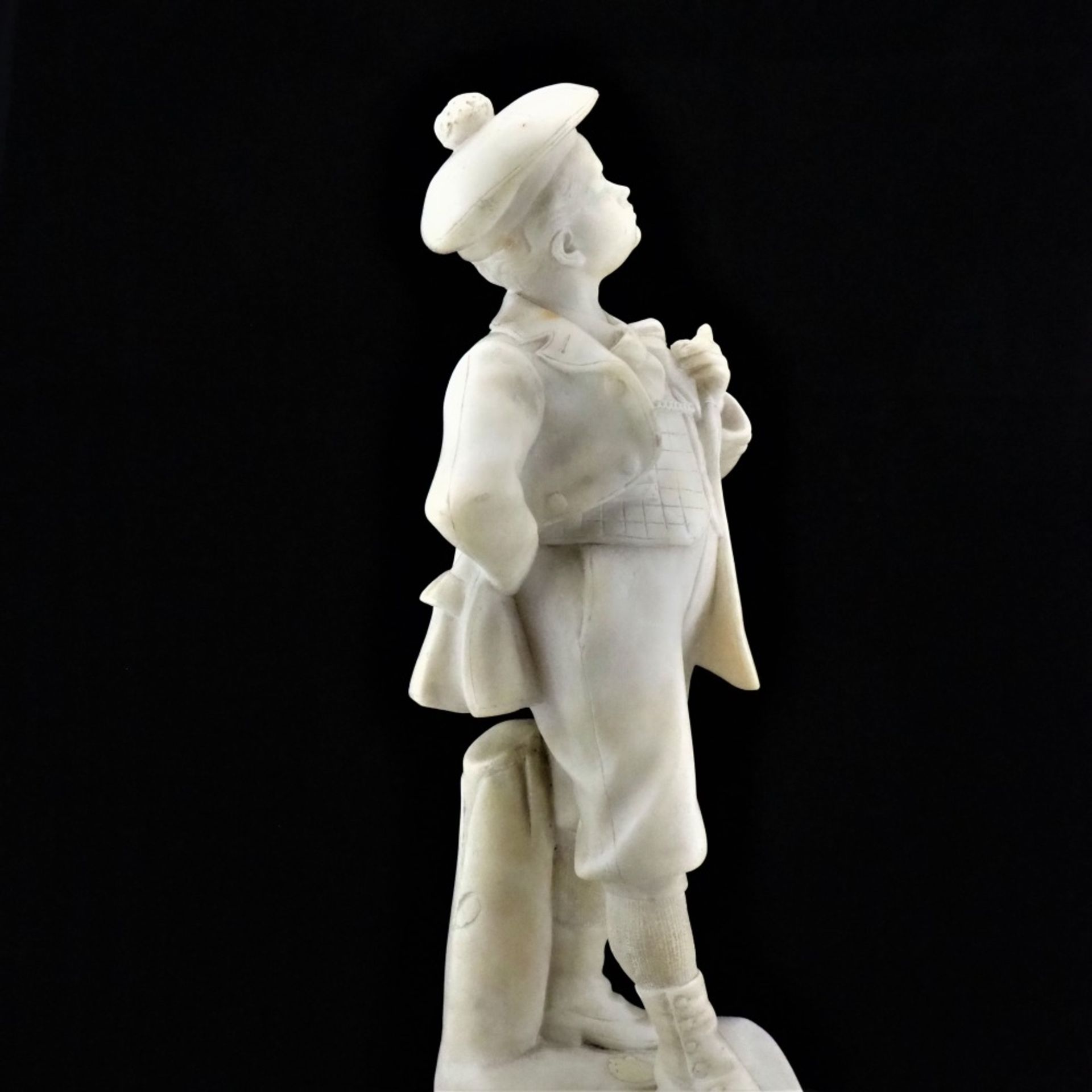 Skulptur eines frivolen Buben in Marmor, 19 Jhd sign. Picciole - Bild 3 aus 4
