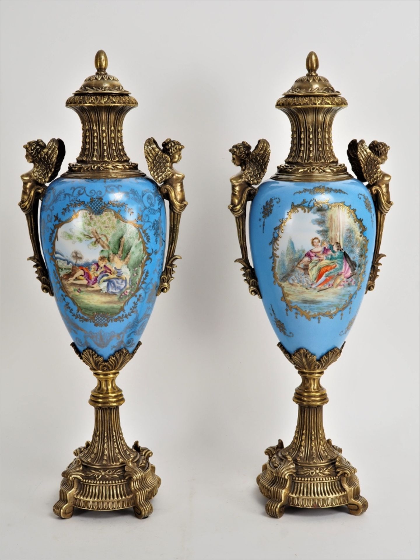 Paar Prunkamphoren Deckelvasen, wohl Frankreich um 1880. - Bild 2 aus 6