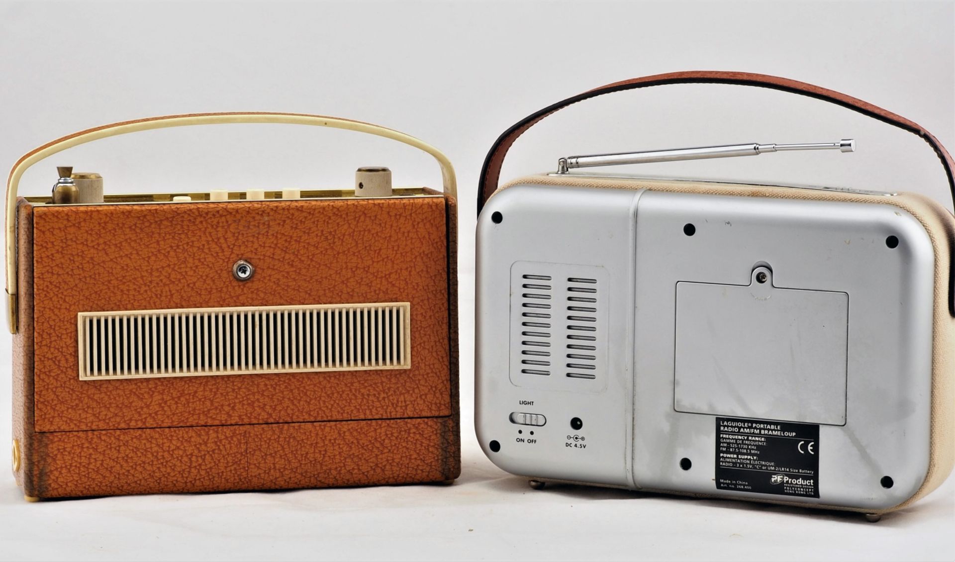 Zwei tragbare Radios - Bild 3 aus 3