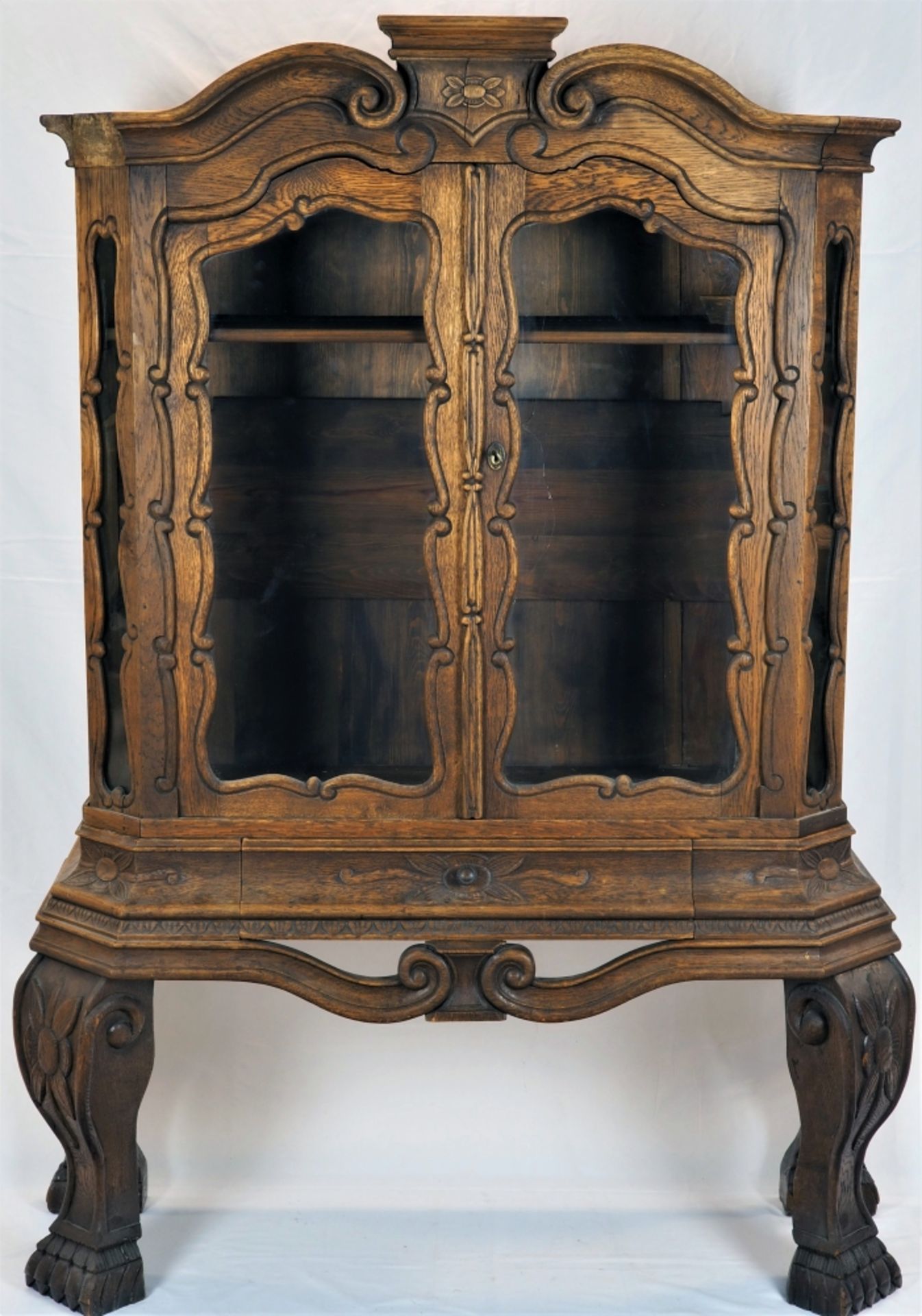 Vitrine um 1900, Barockstil