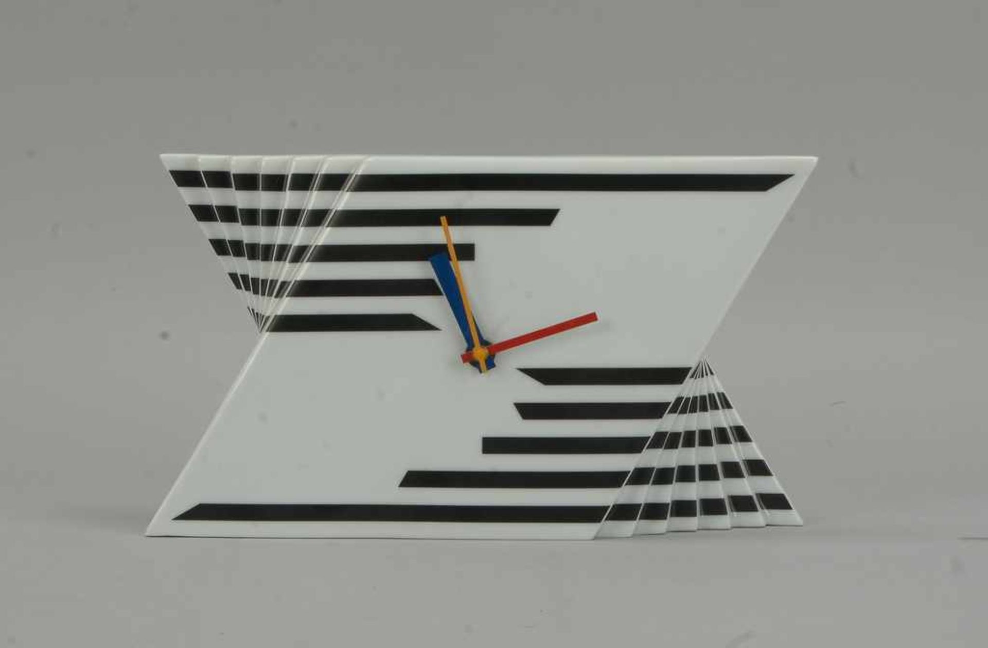 Rosenthal, Porzellan-Künstleruhr, 'Nr. 1', 'Time Stripes', Design: Marcello Morandi (ca. 1990); Höhe